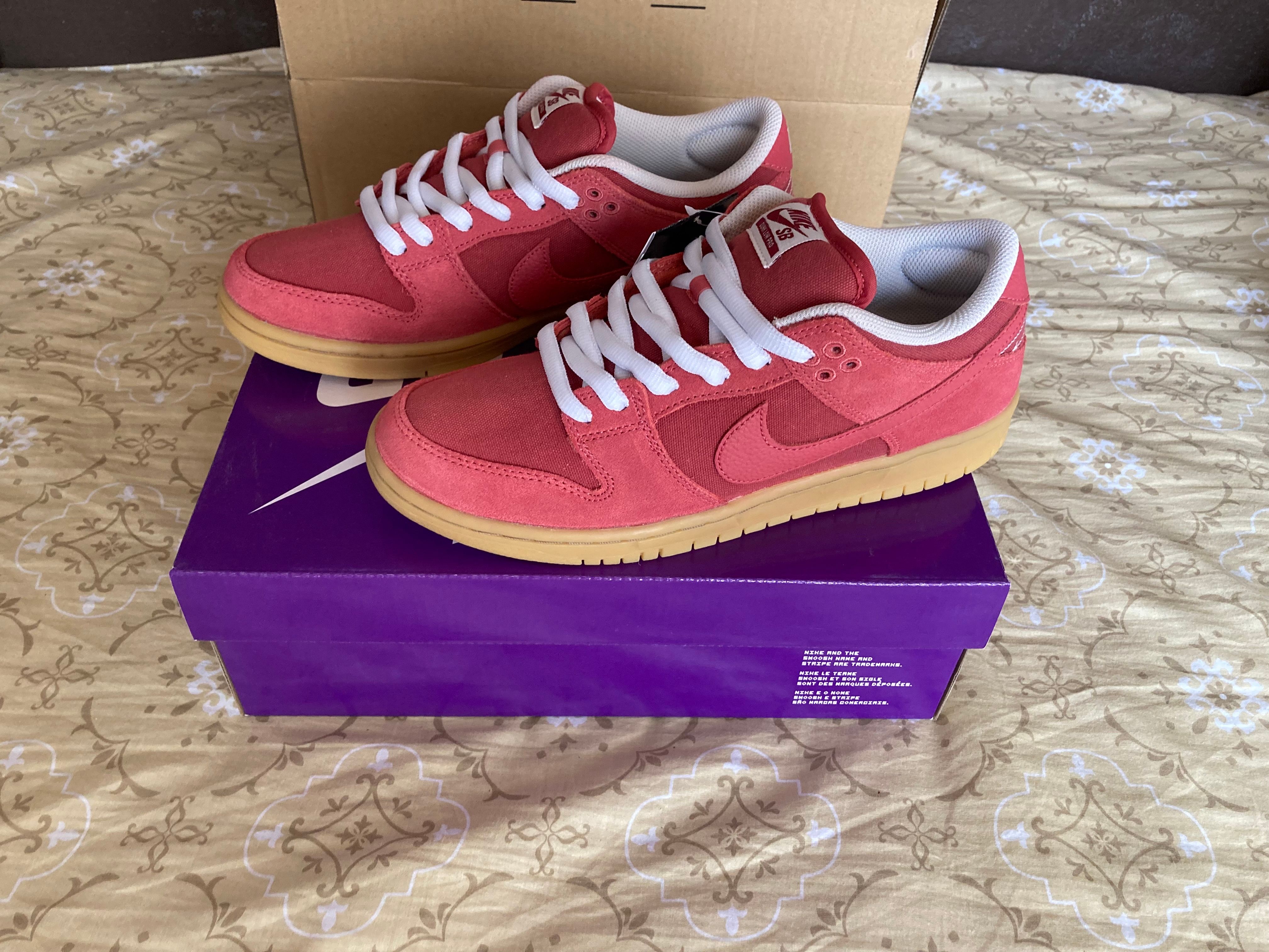 Nike SB Dunk Low "Adobe"