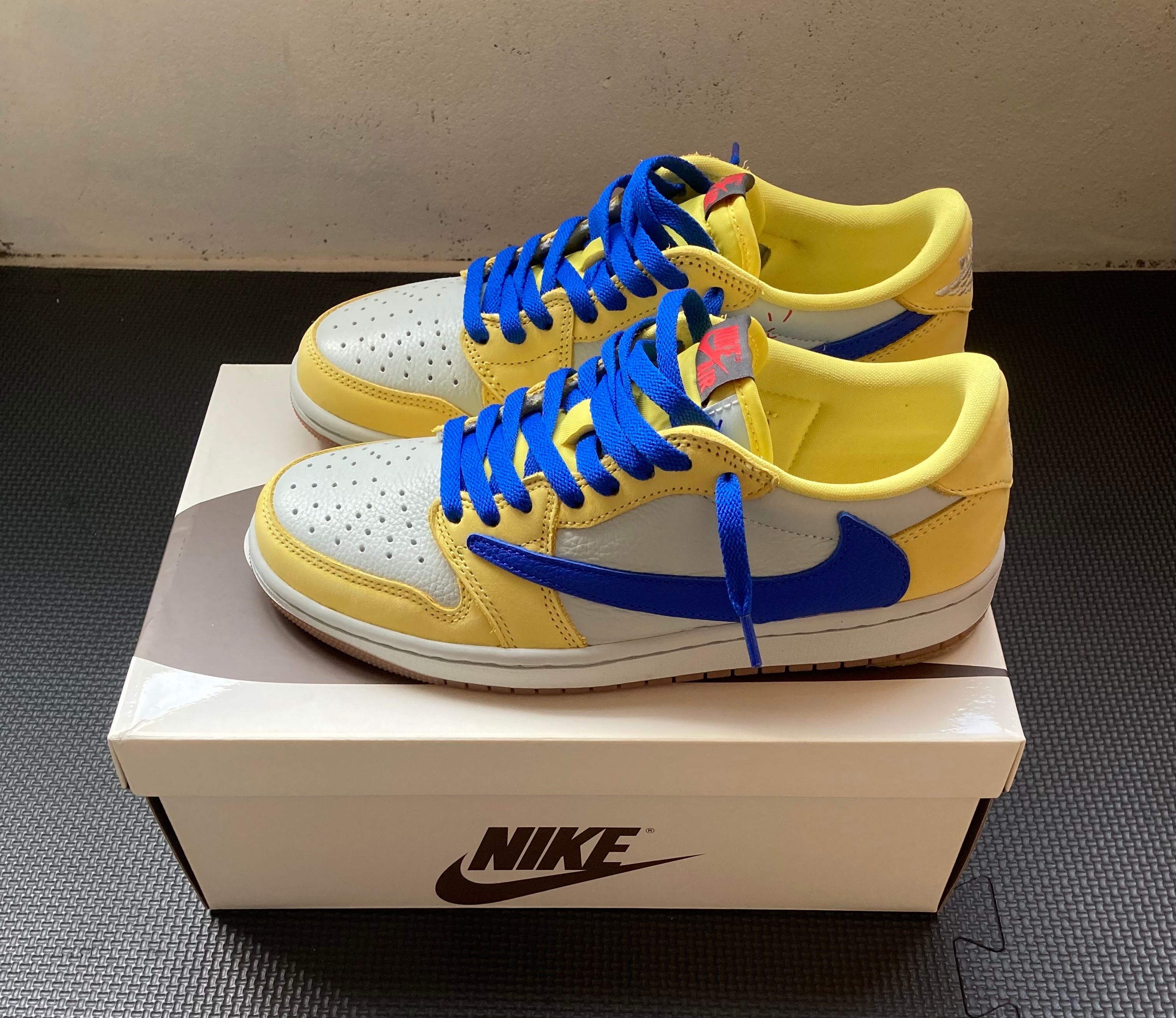 Travis Scott × Nike Women's Air Jordan 1 Retro Low OG "Canary"