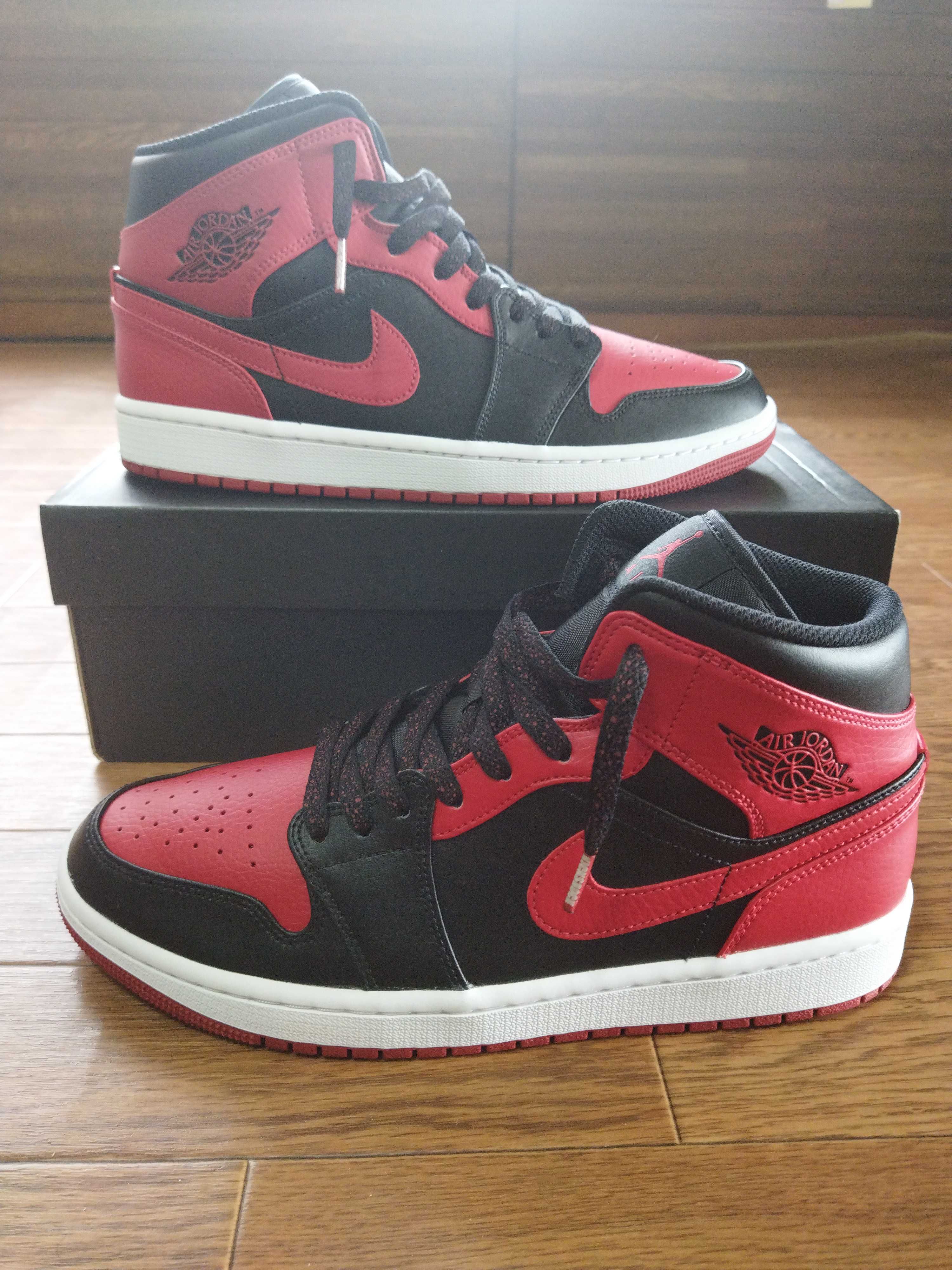 Nike Air Jordan 1 Mid "Bred"