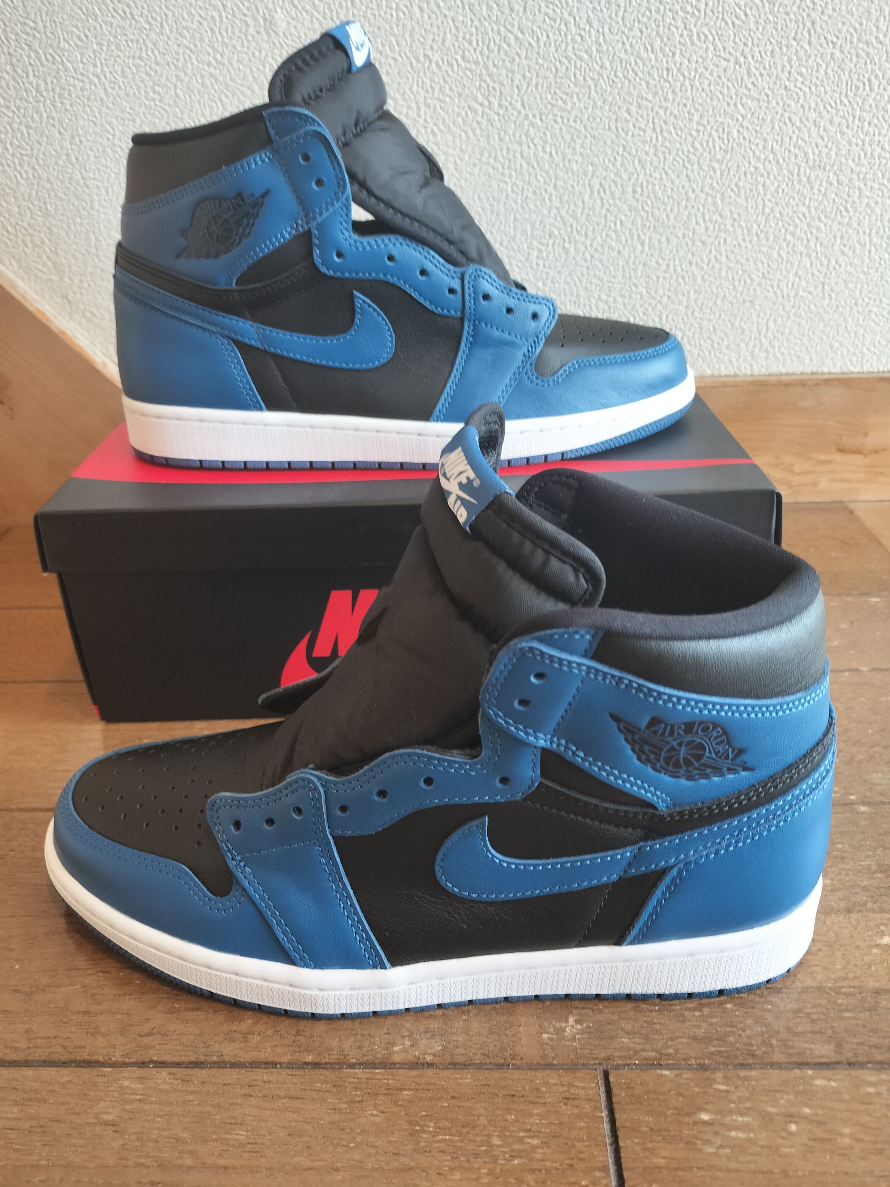 Nike Air Jordan 1 Retro High OG "Dark Marina Blue"