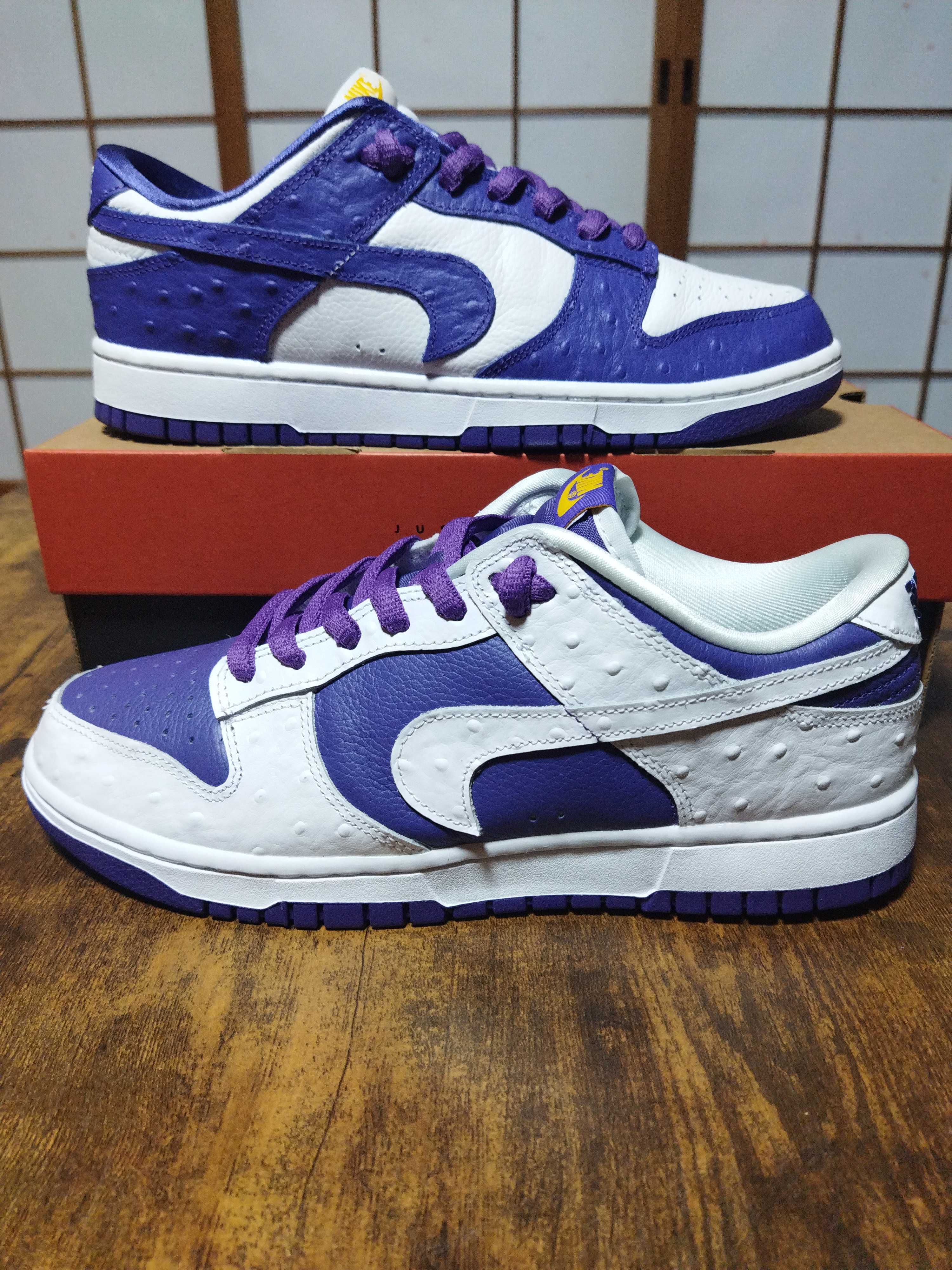 Nike Women's Dunk Low "Made You Look"