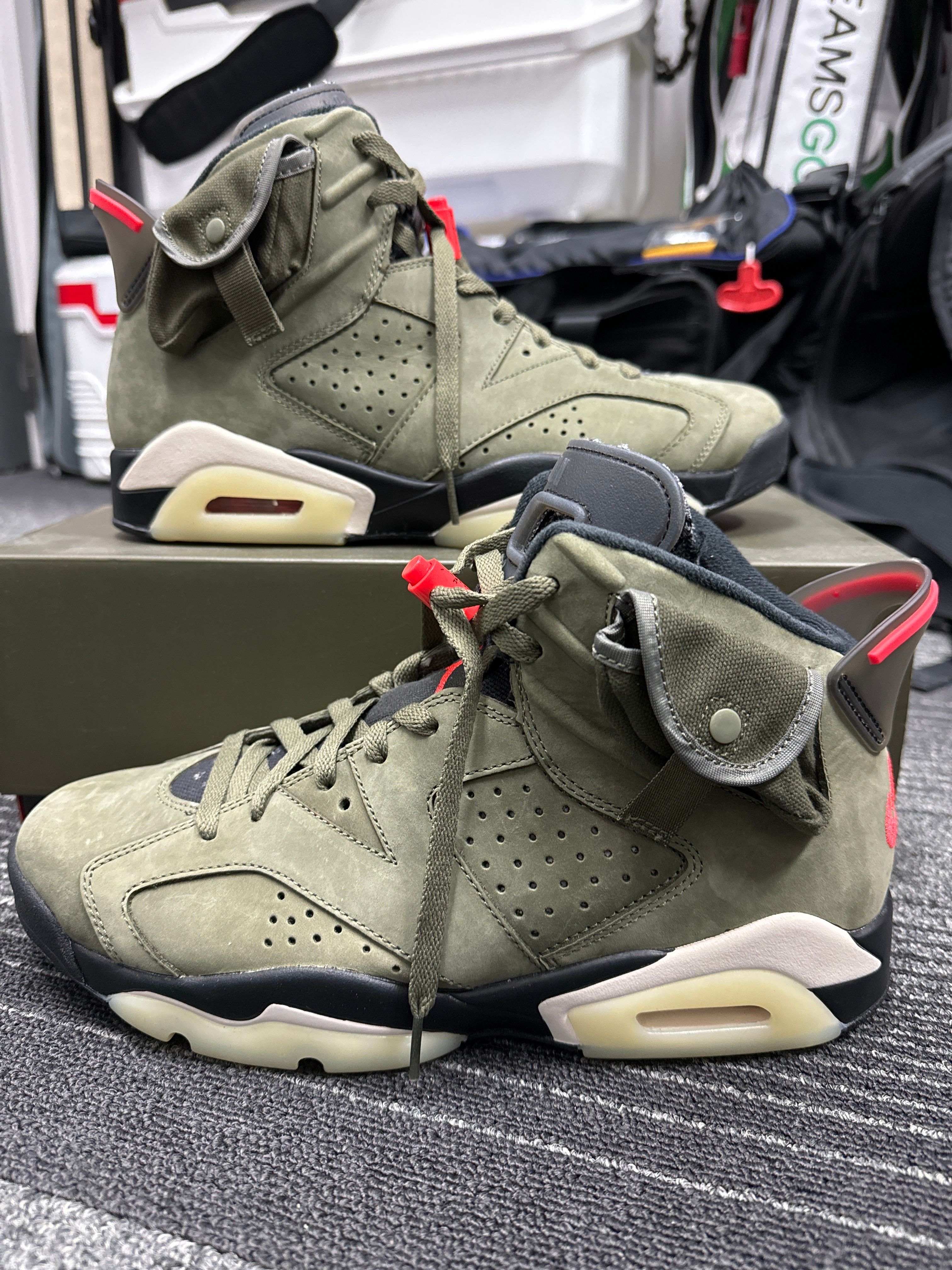 Travis Scott × Nike Air Jordan 6 Retro "Medium Olive"