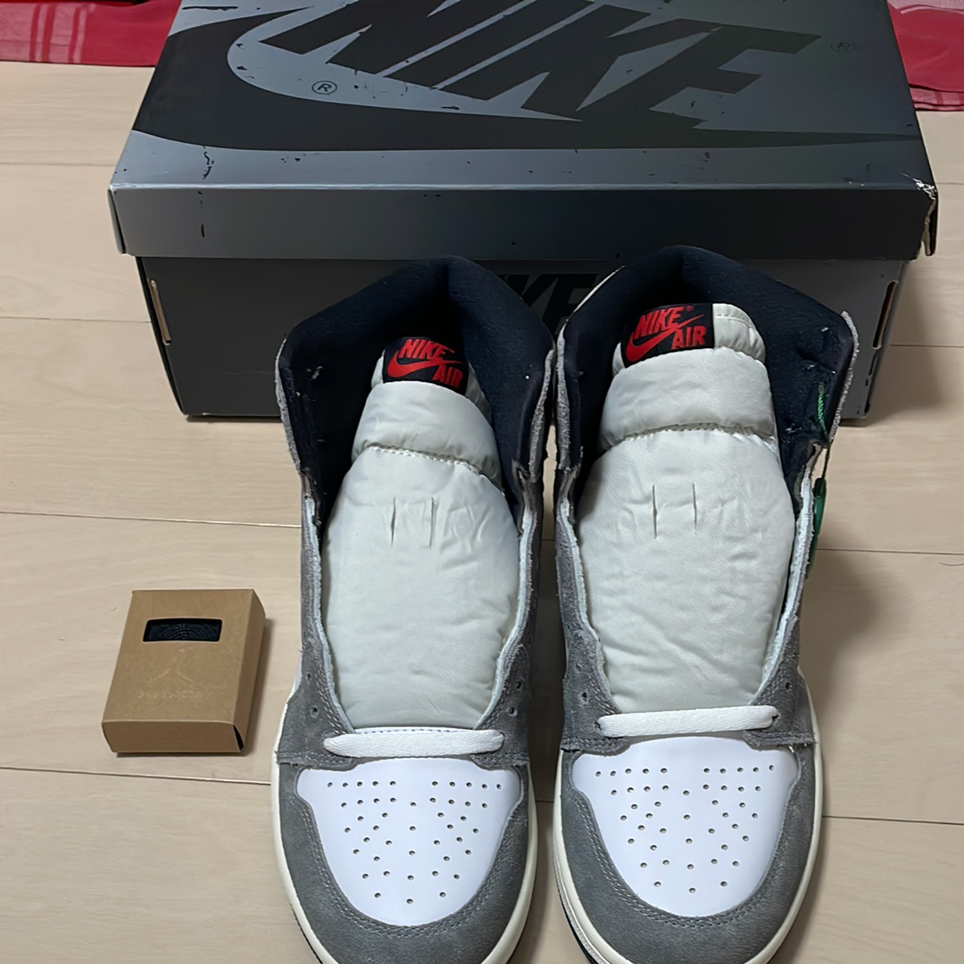 Nike Air Jordan 1 Retro High OG "Black and Smoke Grey"