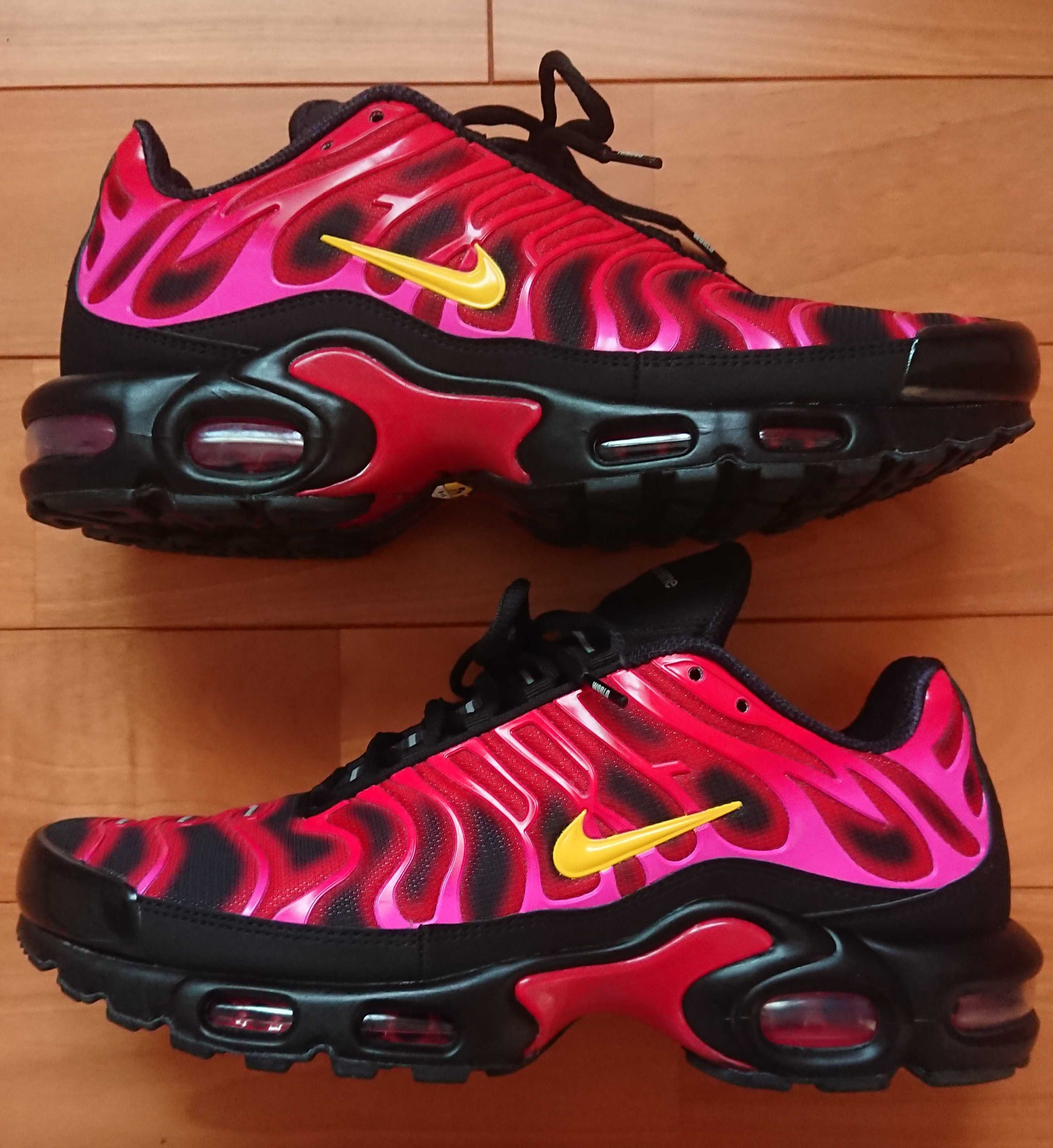 Supreme × Nike Air Max Plus "Hyper Grape"