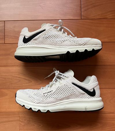 Stussy × Nike Air Max 2013 "Fossil"