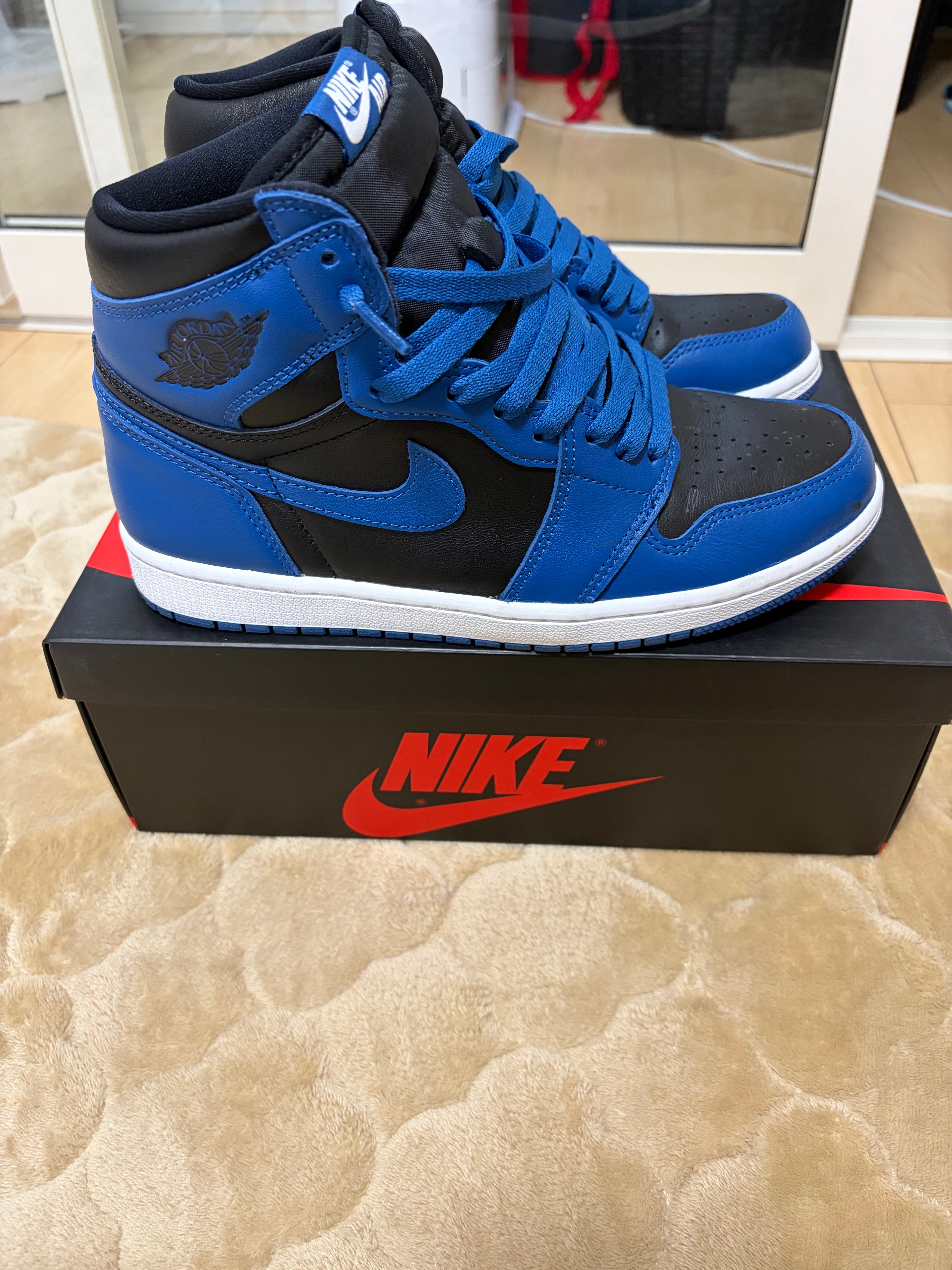 Nike Air Jordan 1 Retro High OG "Dark Marina Blue"