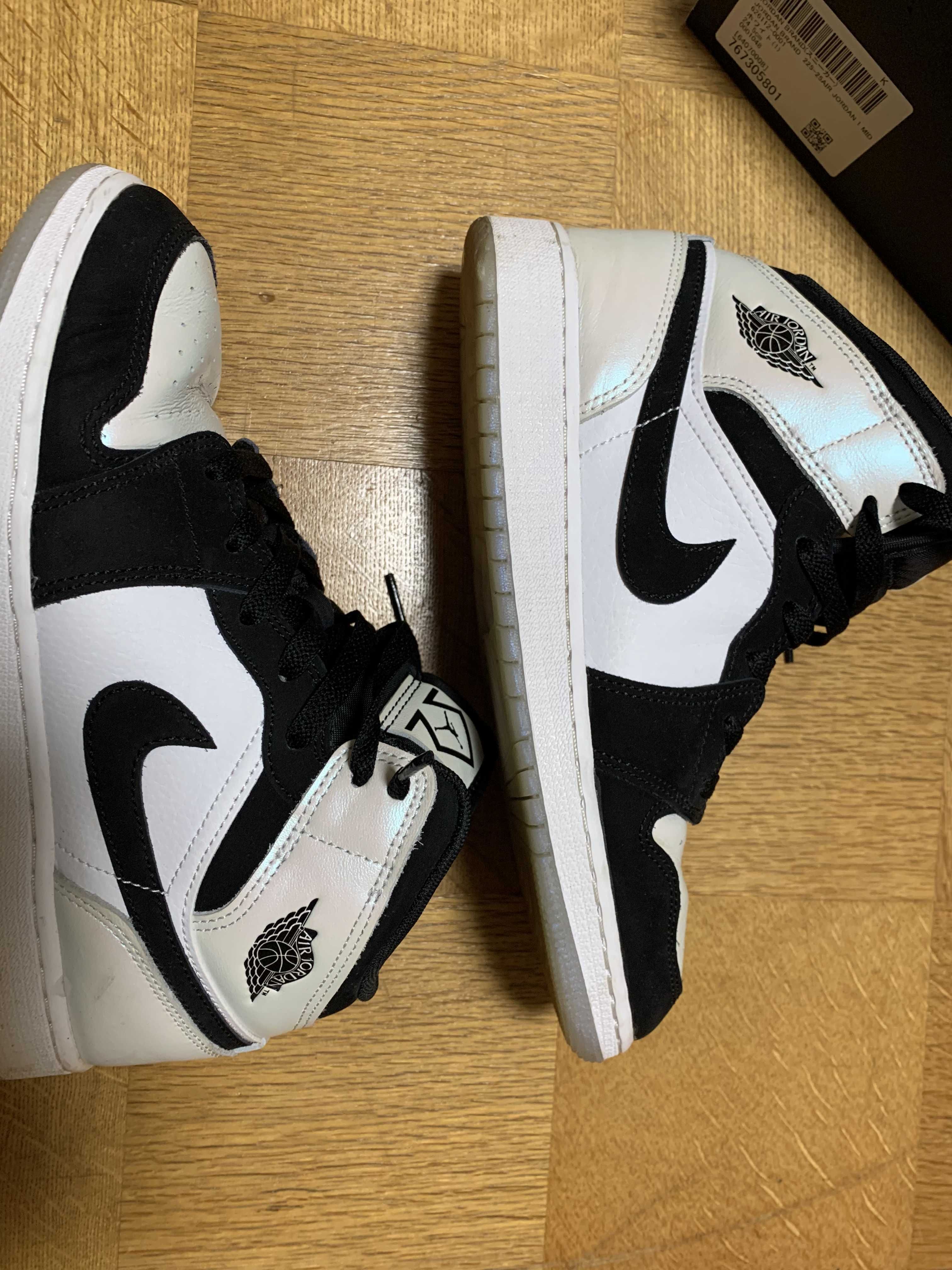 Nike GS Air Jordan 1 Mid "Omega/Black/White"