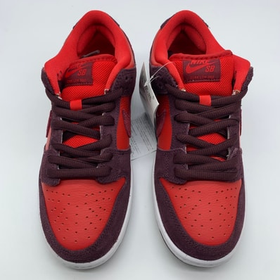 Nike SB Dunk Low "Cherry"