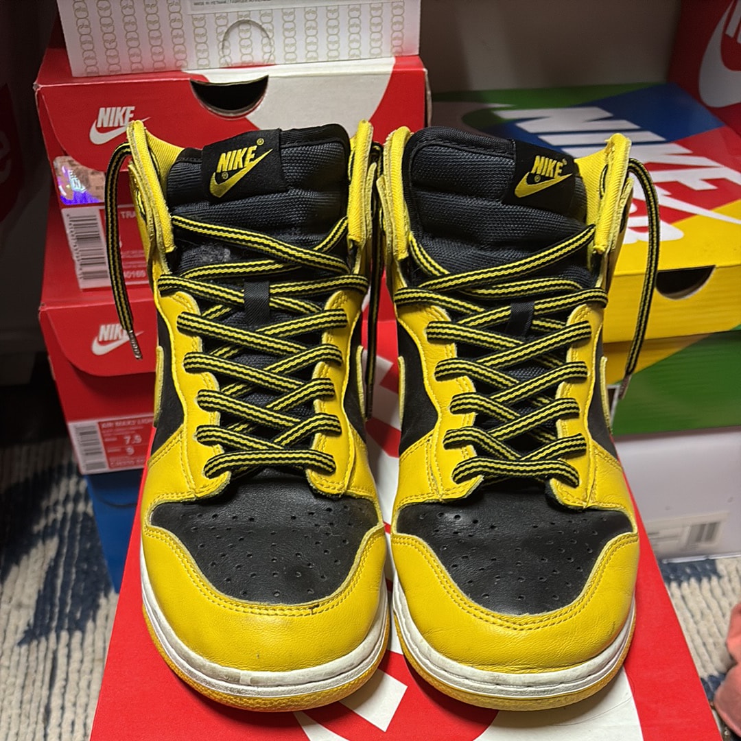Nike Dunk High "Black/Varsity Maize"