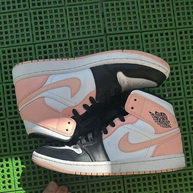 NIKE AIR JORDAN 1 MID "WHITE/BLACK/CRIMSON TINT"