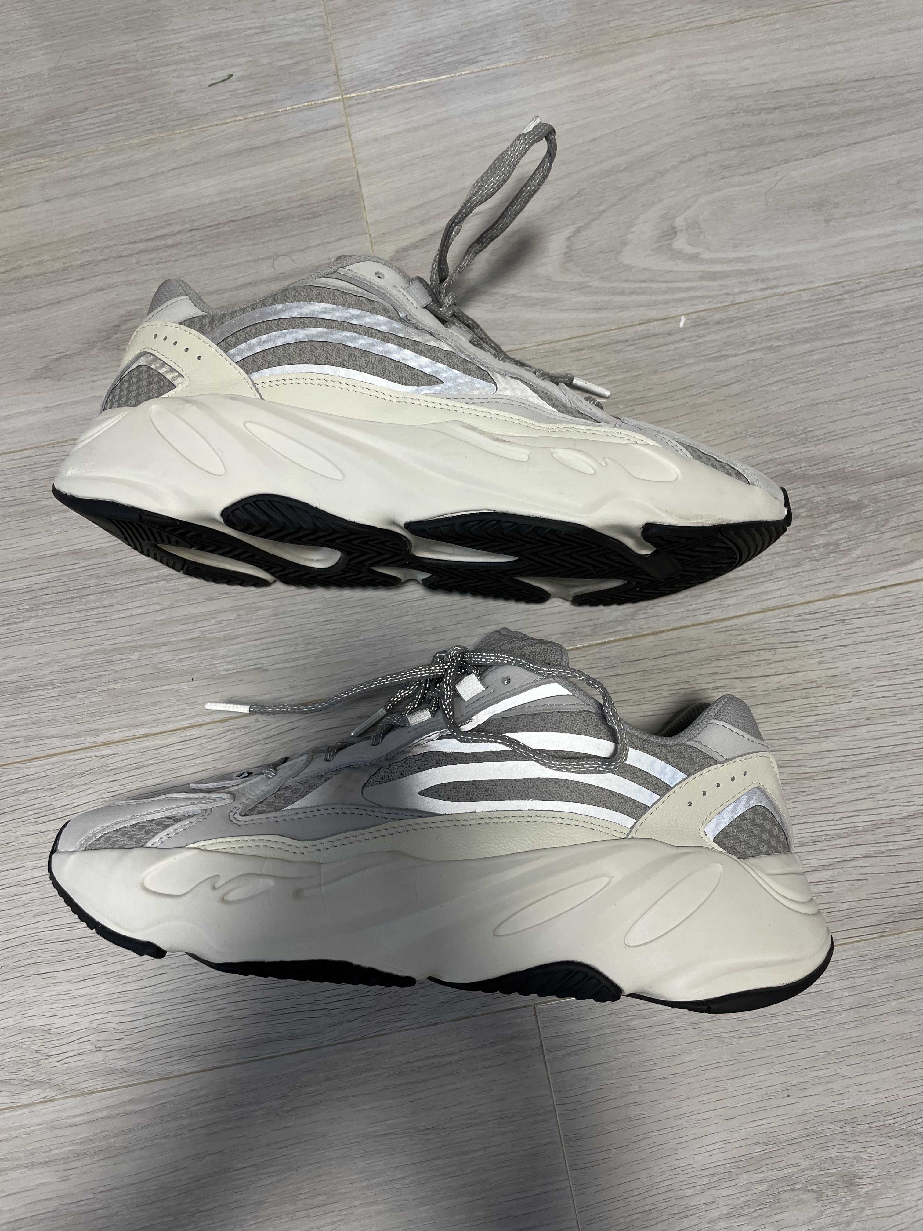 adidas YEEZY Boost 700 V2 "Static"