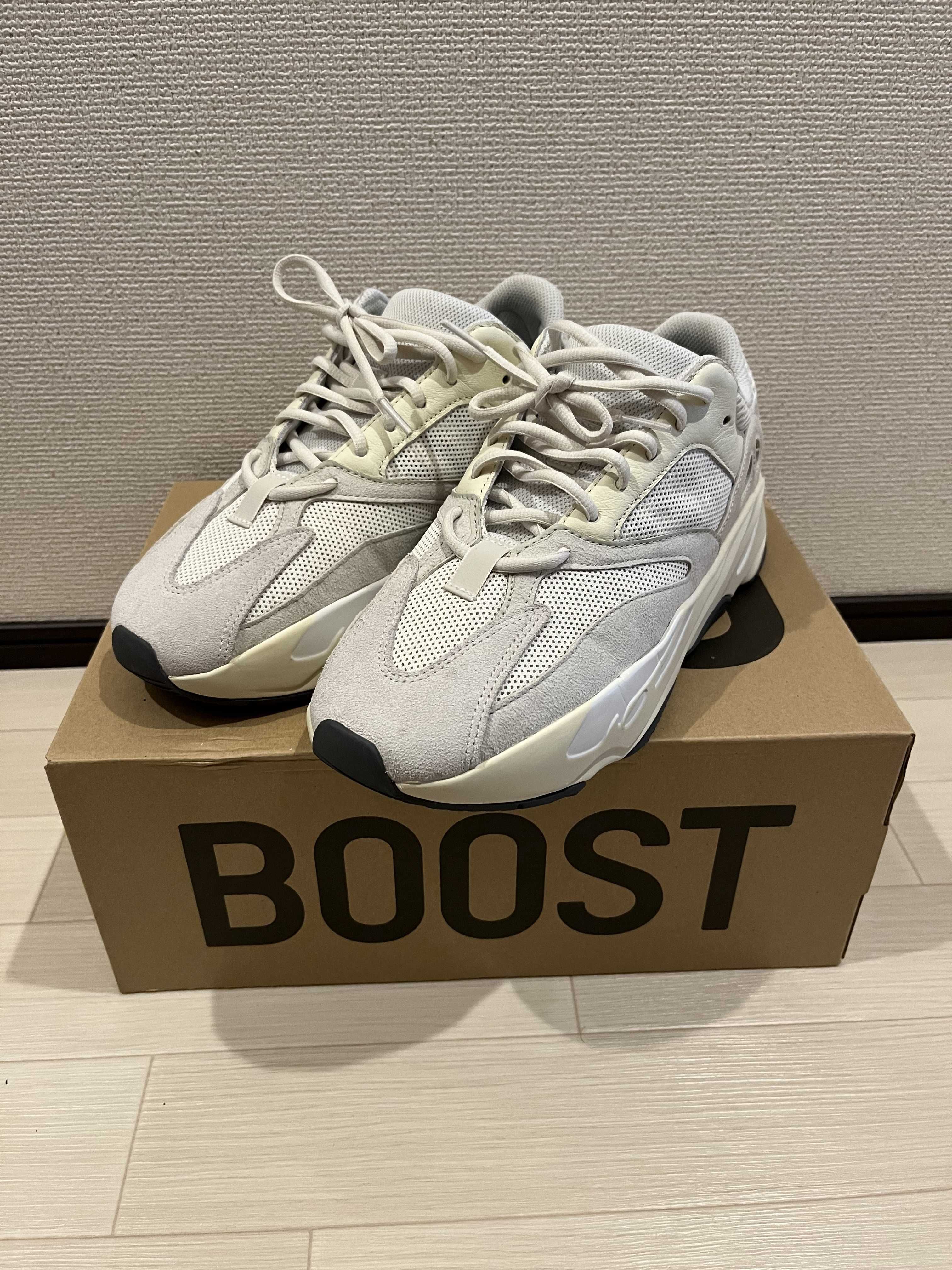 adidas YEEZY Boost 700 "Analog"
