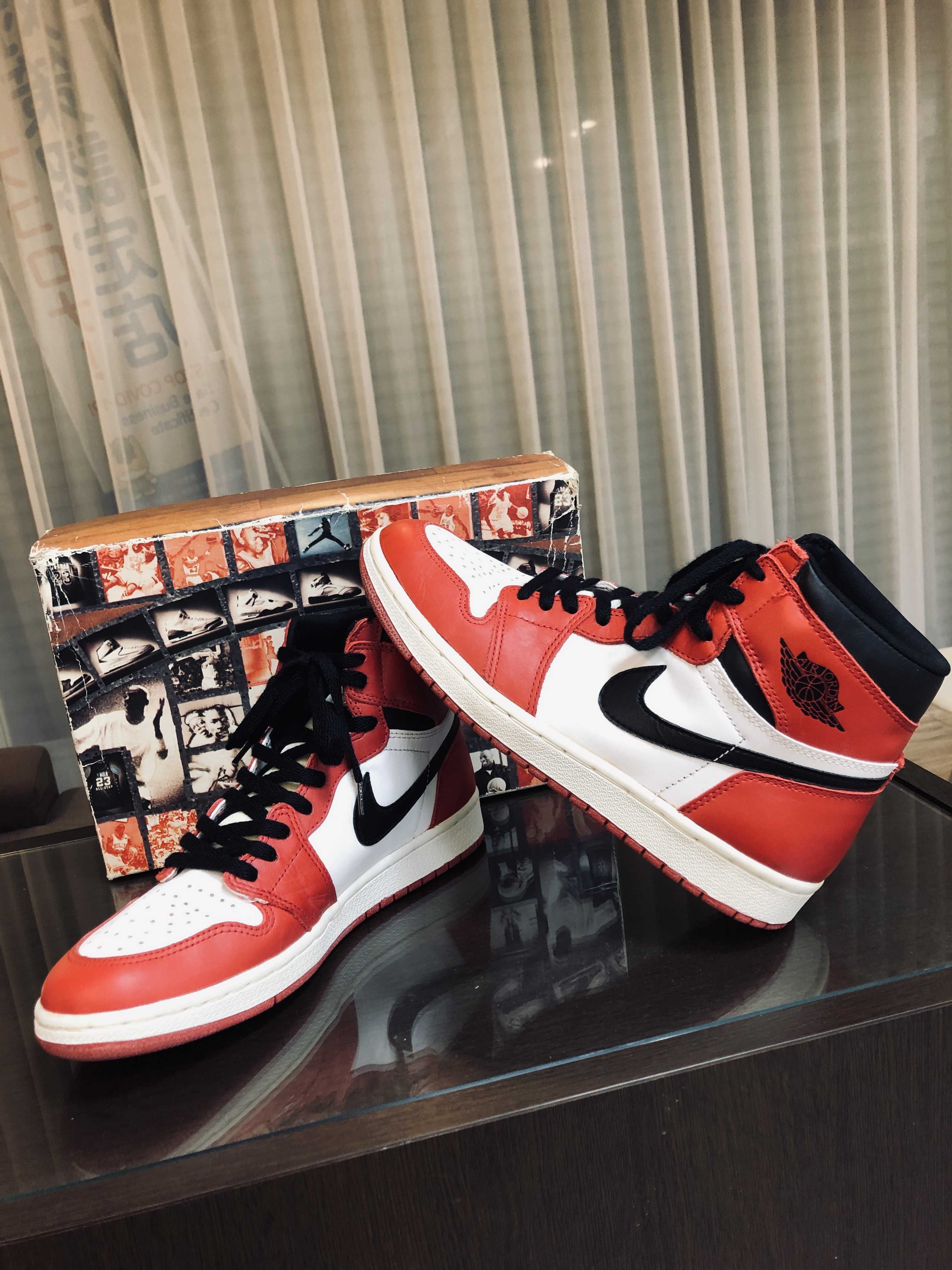 Nike Air Jordan 1 Retro High "Chicago" (2015)