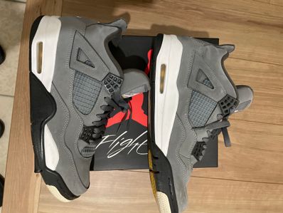 Nike Air Jordan 4