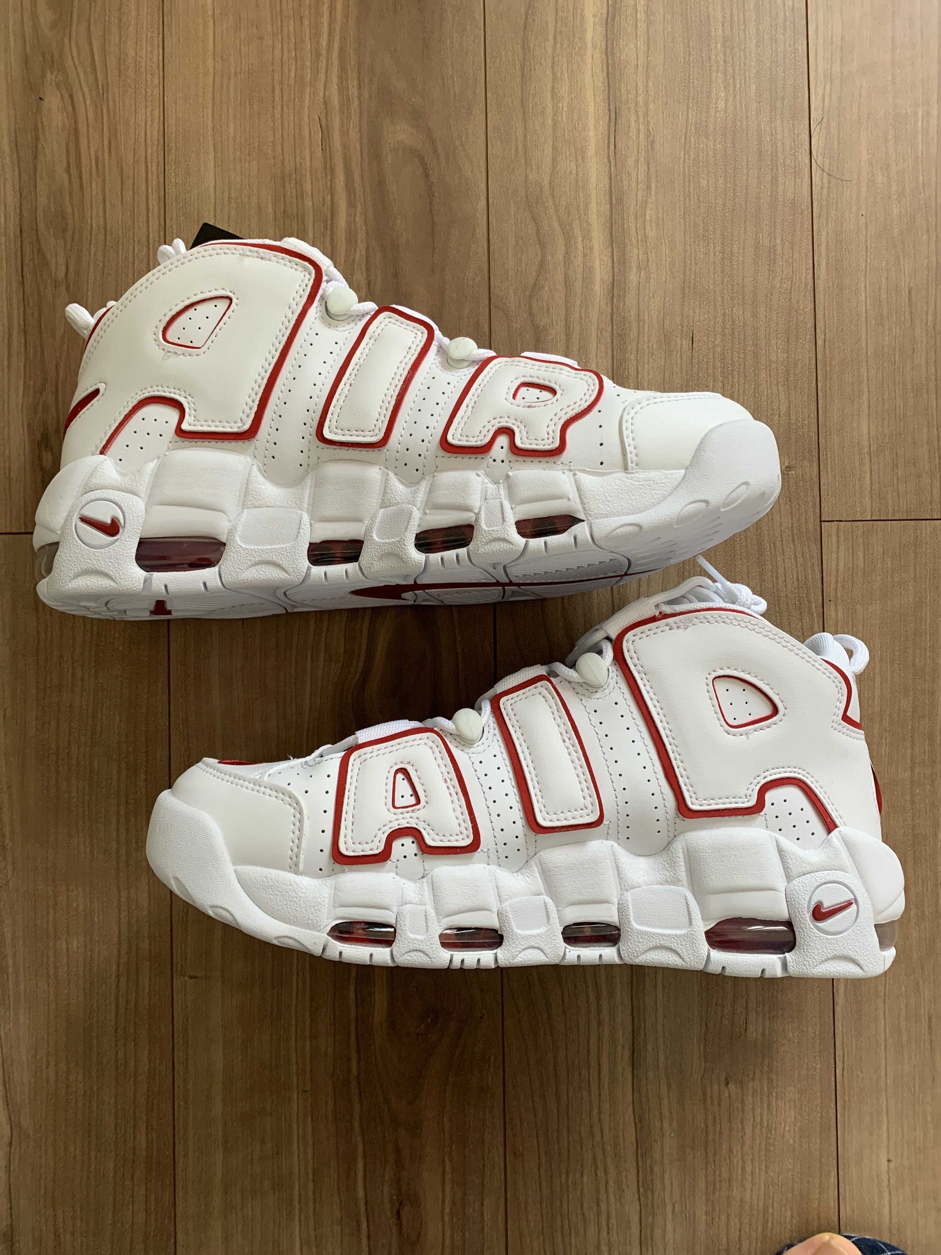 Nike Air More Uptempo White Varsity Red 21 を買うならスニーカーダンク