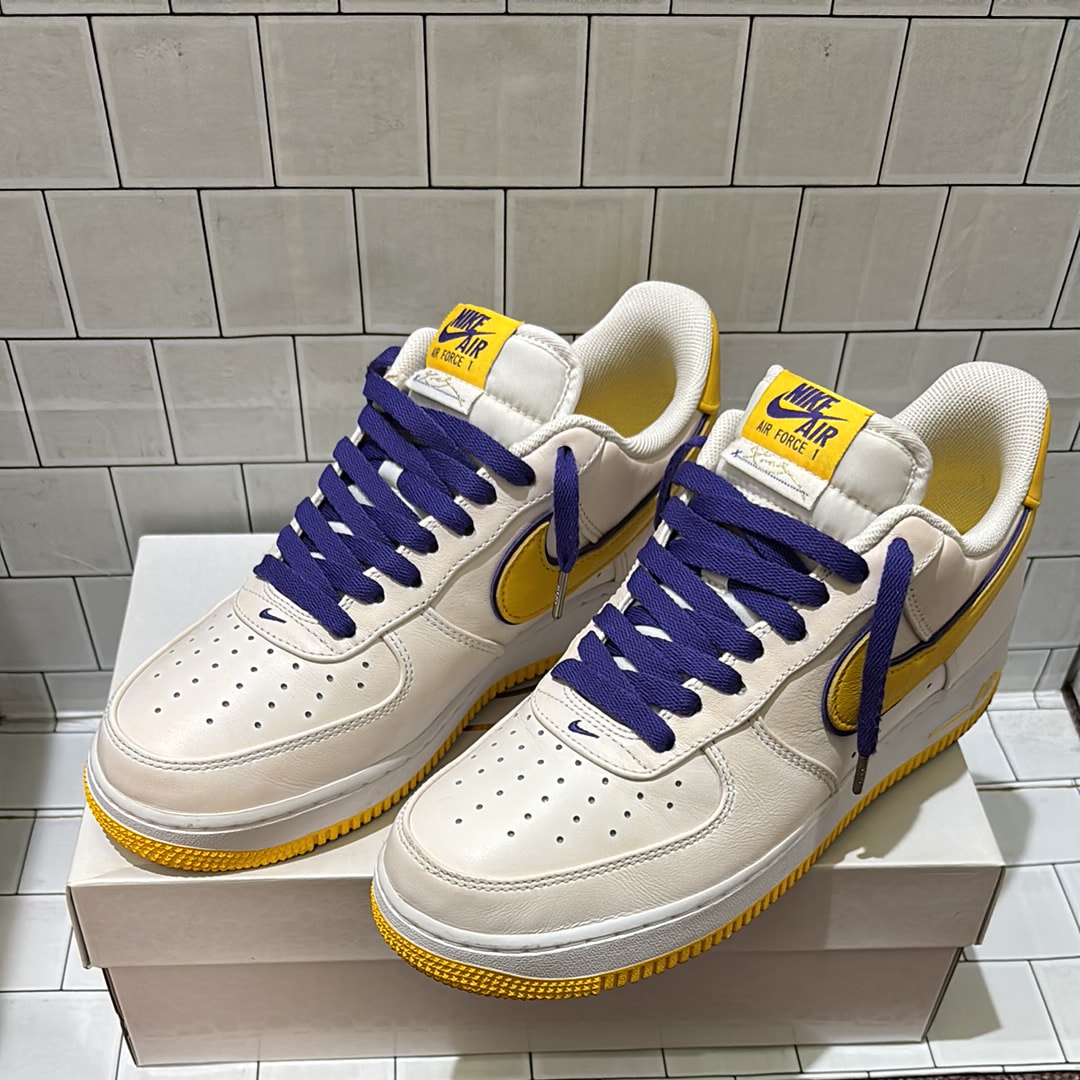 Kobe Bryant × Nike Air Force 1 Low Retro QS "Varsity Maize and Varsity Purple"