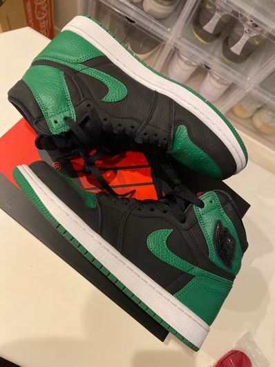 Nike Air Jordan 1 Retro High OG "Black/Pine Green" (2020)