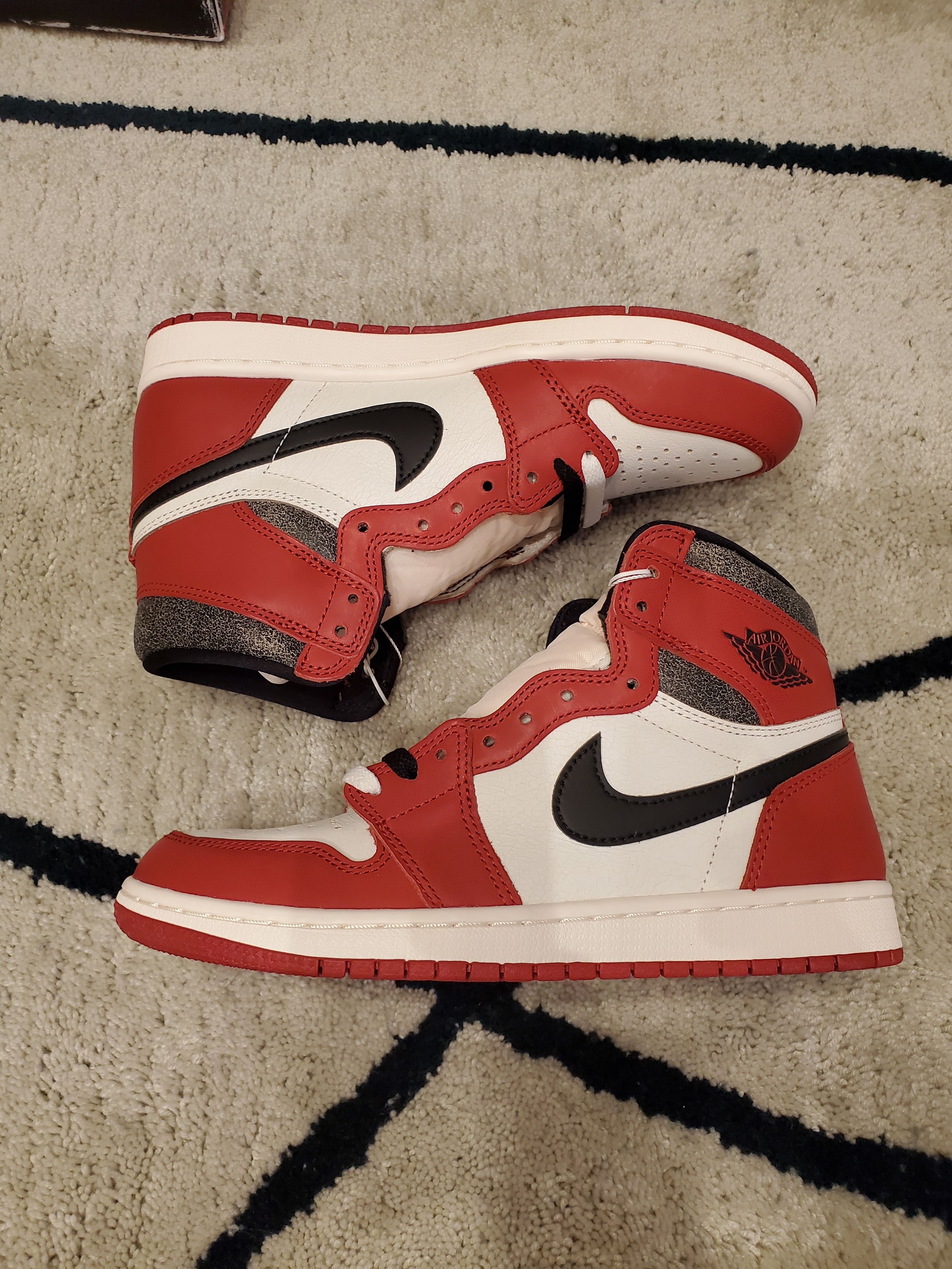 Nike Air Jordan 1 High OG "Lost & Found/Chicago"