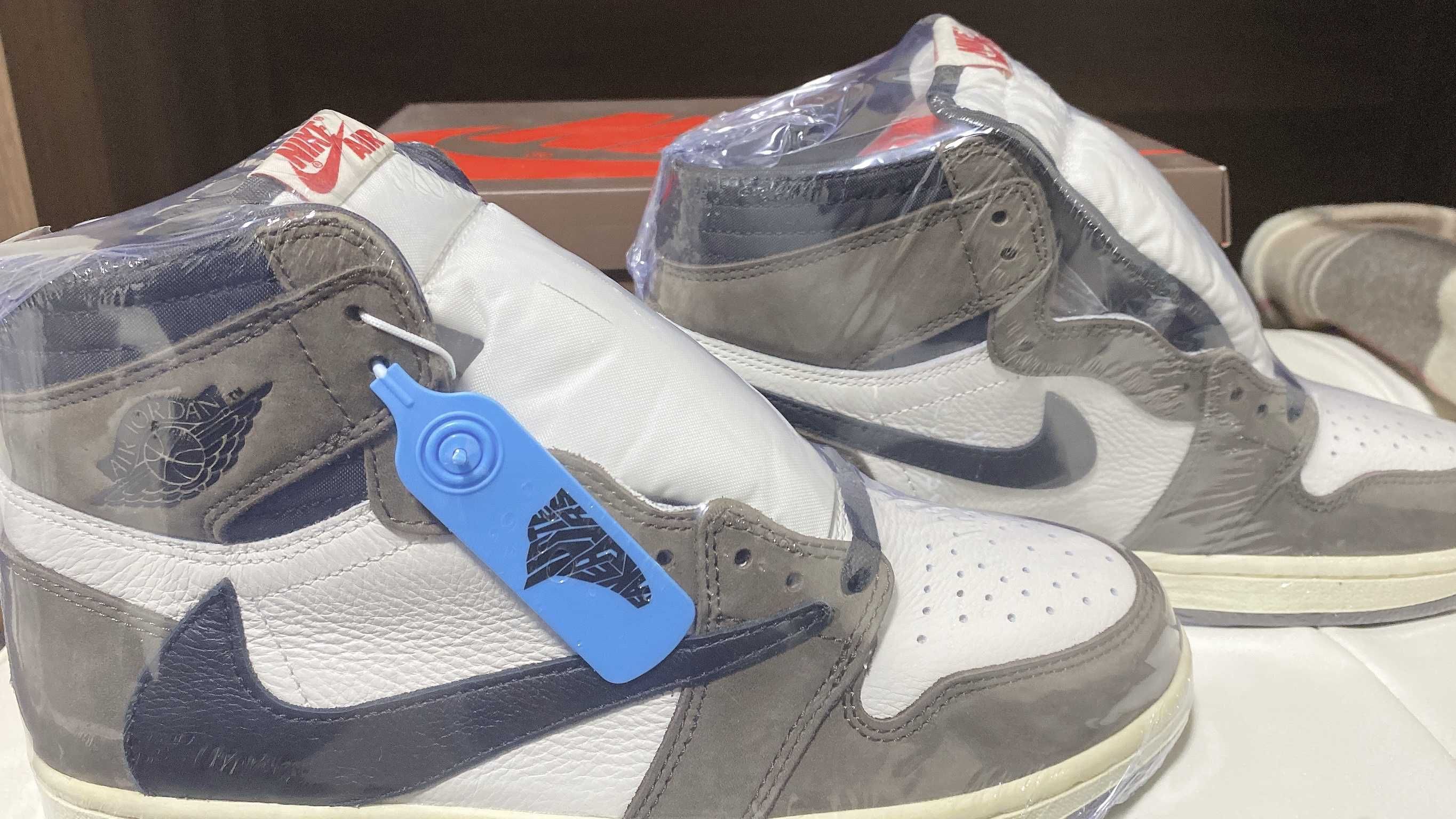 Travis Scott × Nike Air Jordan 1 Retro High OG TS SP "Sail/Dark Mocha"