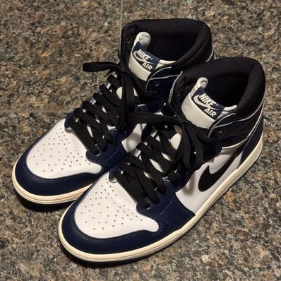 Nike Air Jordan 1 Retro High OG "Midnight Navy"