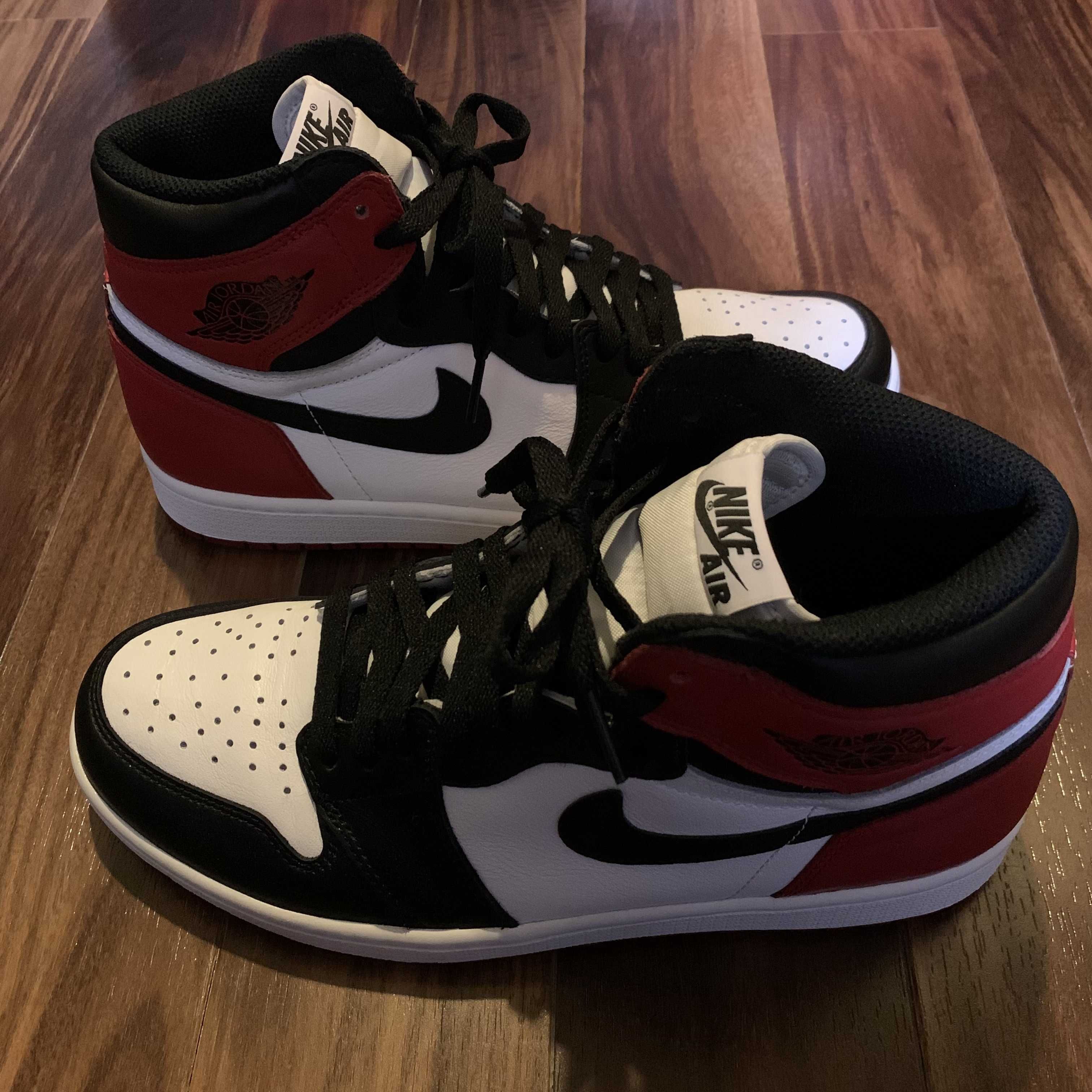 Nike Air Jordan 1 Retro High OG "Black Toe"(2016)