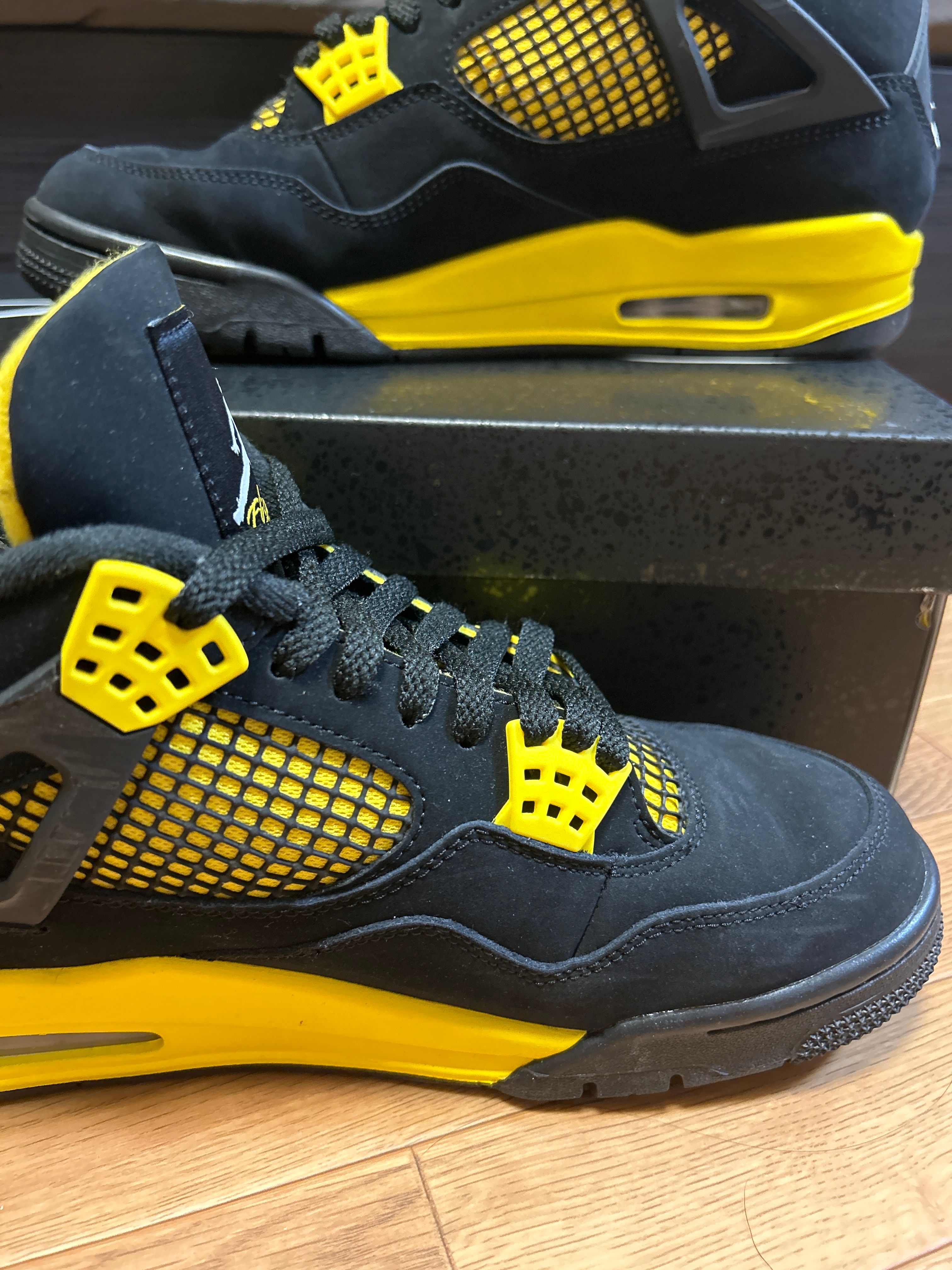Nike Air Jordan 4 Retro "Thunder"(2023)