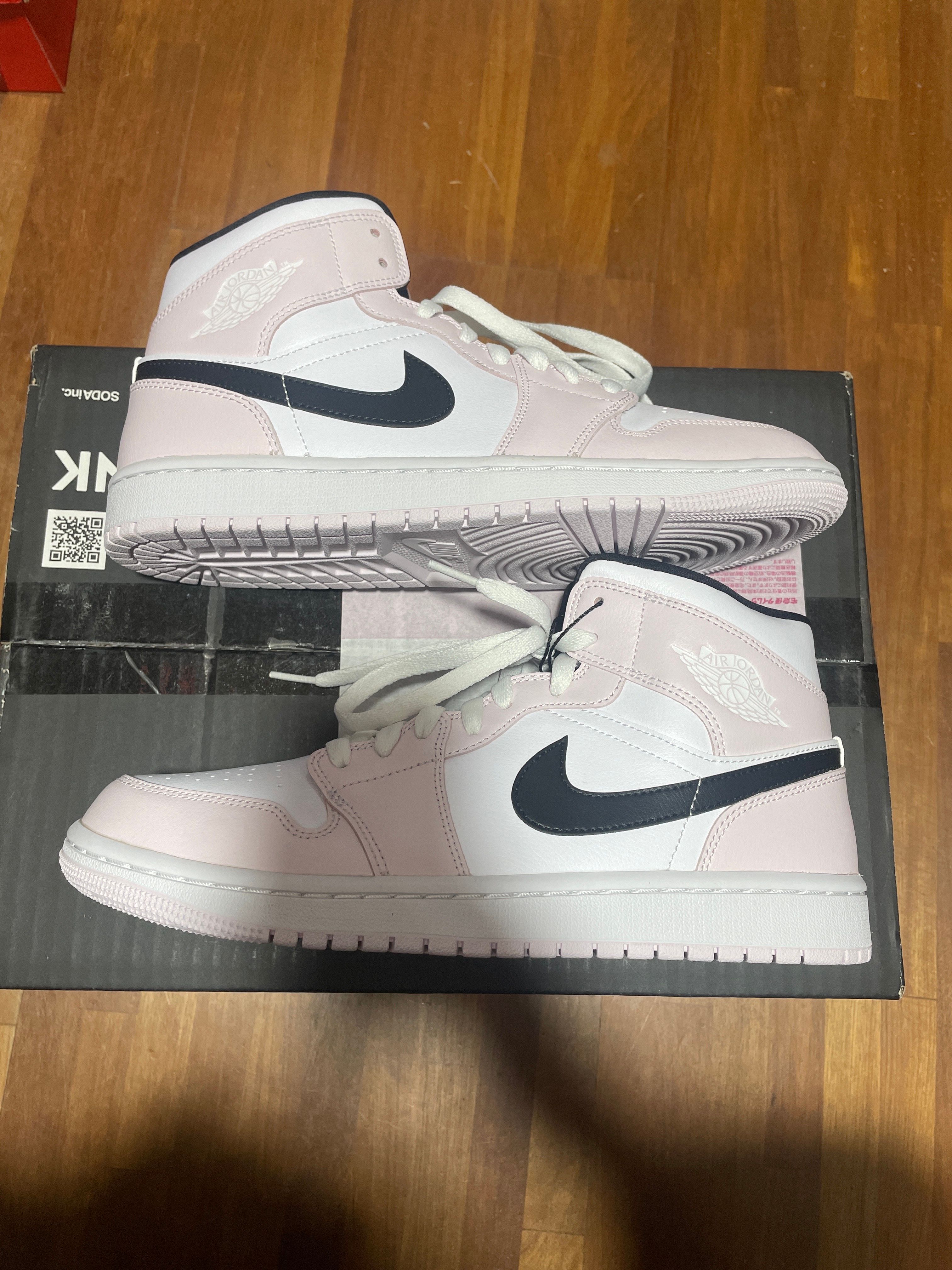 Nike Women's Air Jordan 1 Mid "Light Violet/White/Black"