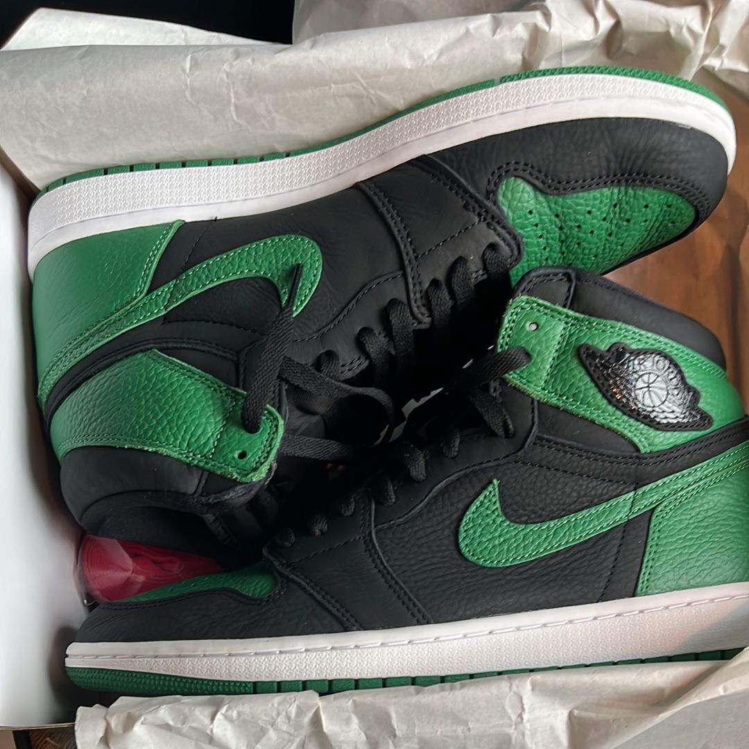 Nike Air Jordan 1 Retro High OG "Black/Pine Green" (2020)