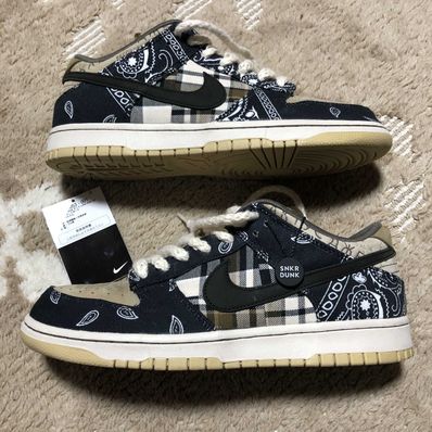 Travis Scott × Nike SB Dunk Low "Black/Parachute Beige"