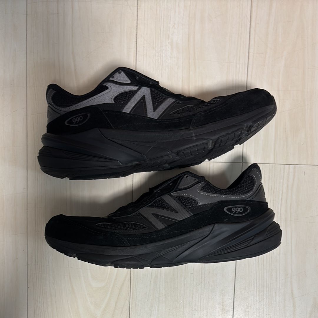 New Balance 990V6 "Triple Black"