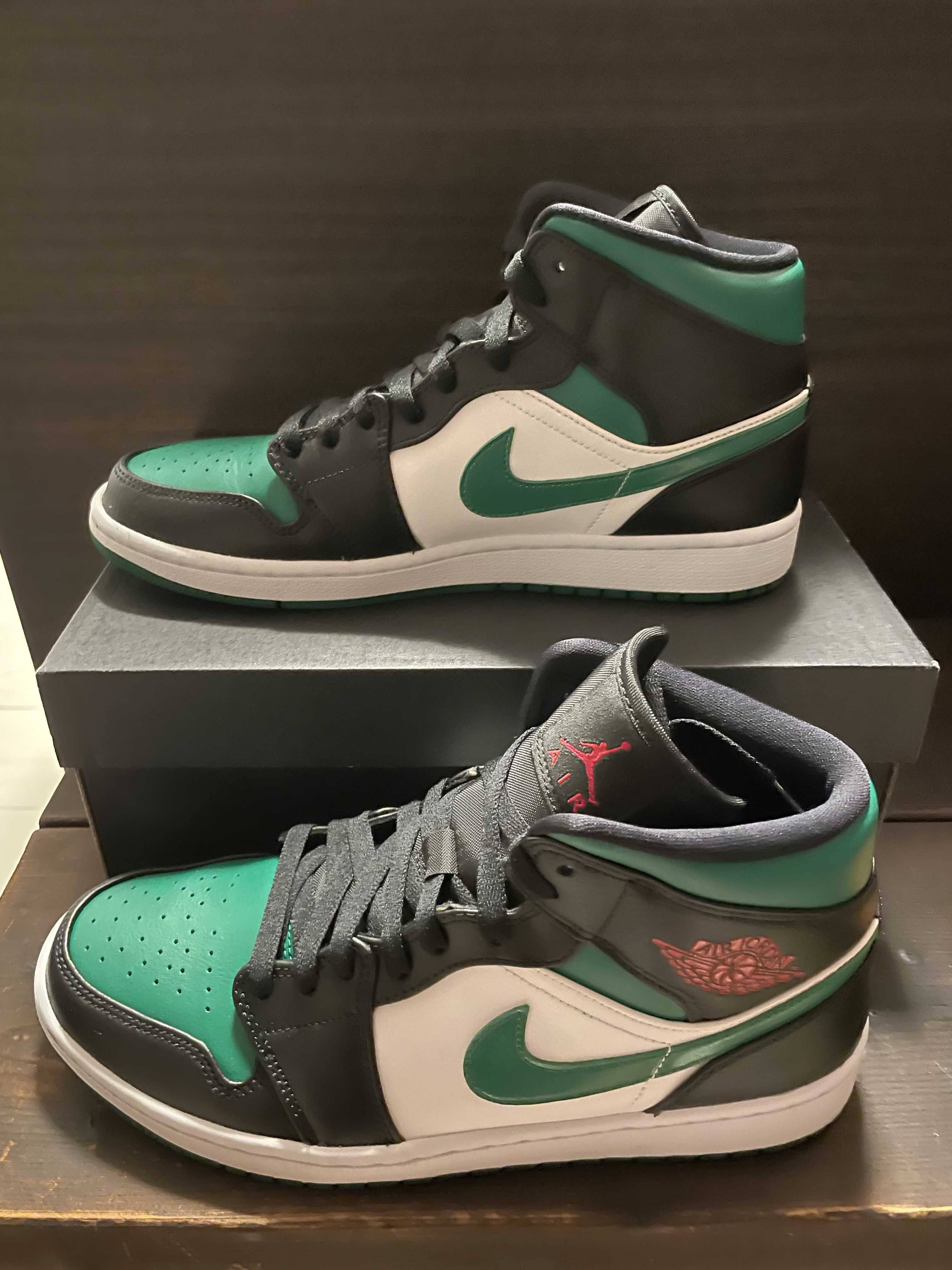 NIKE AIR JORDAN 1 MID "PINE GREEN"