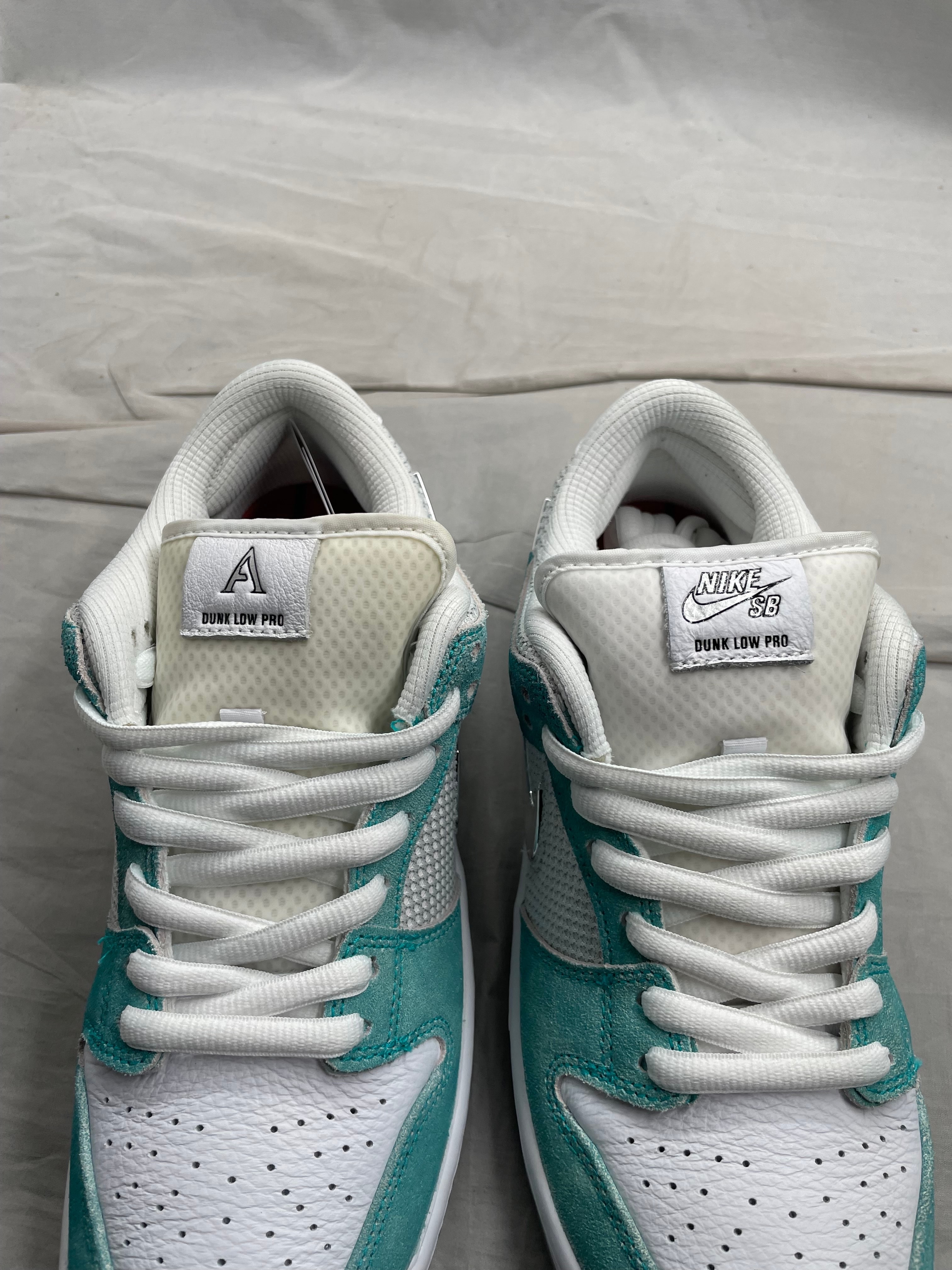 エイプリルスケートボード × ナイキ SB ダンク ロー プロ QS 