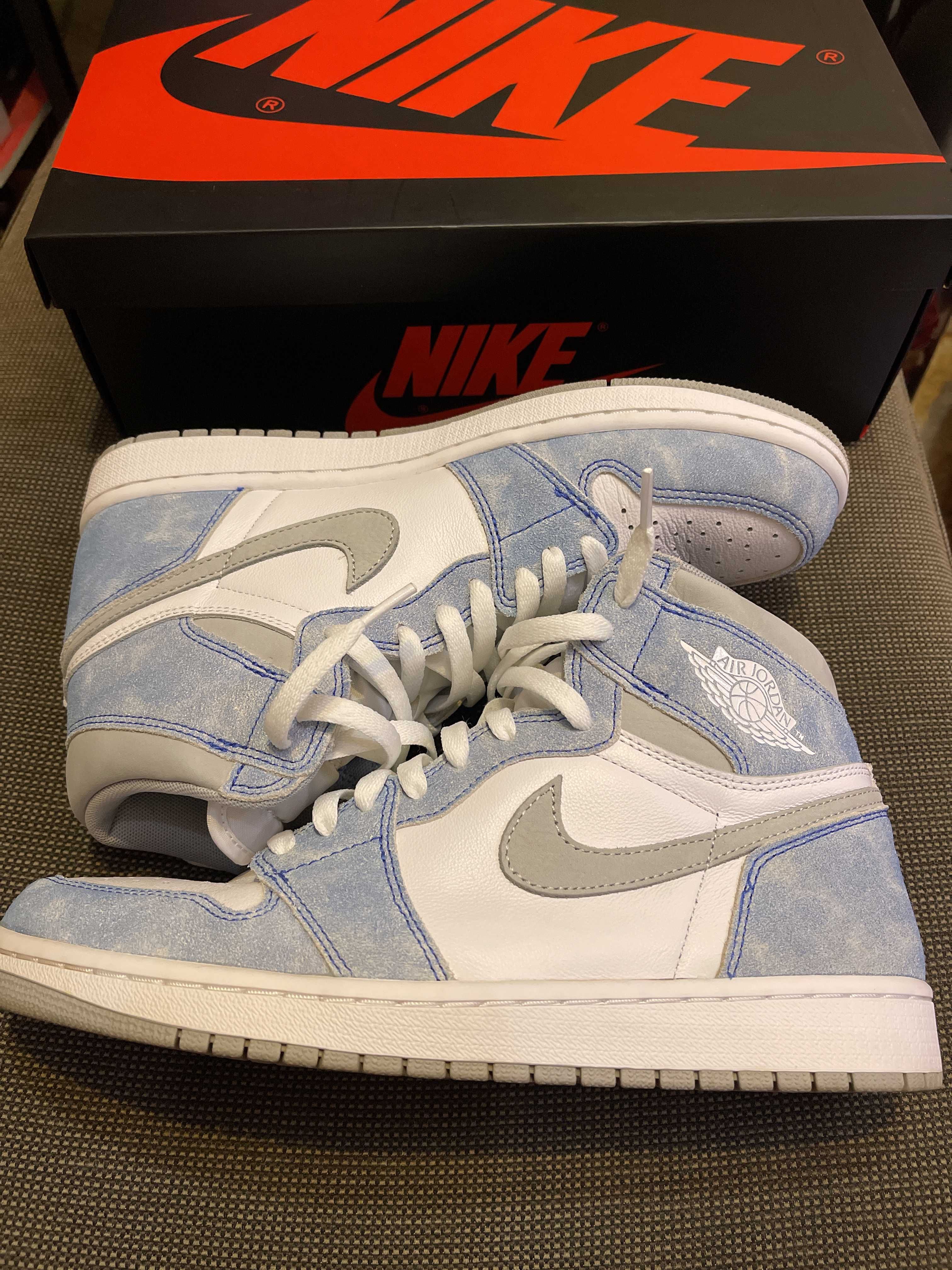 Nike Air Jordan 1 High OG "Hyper Royal"