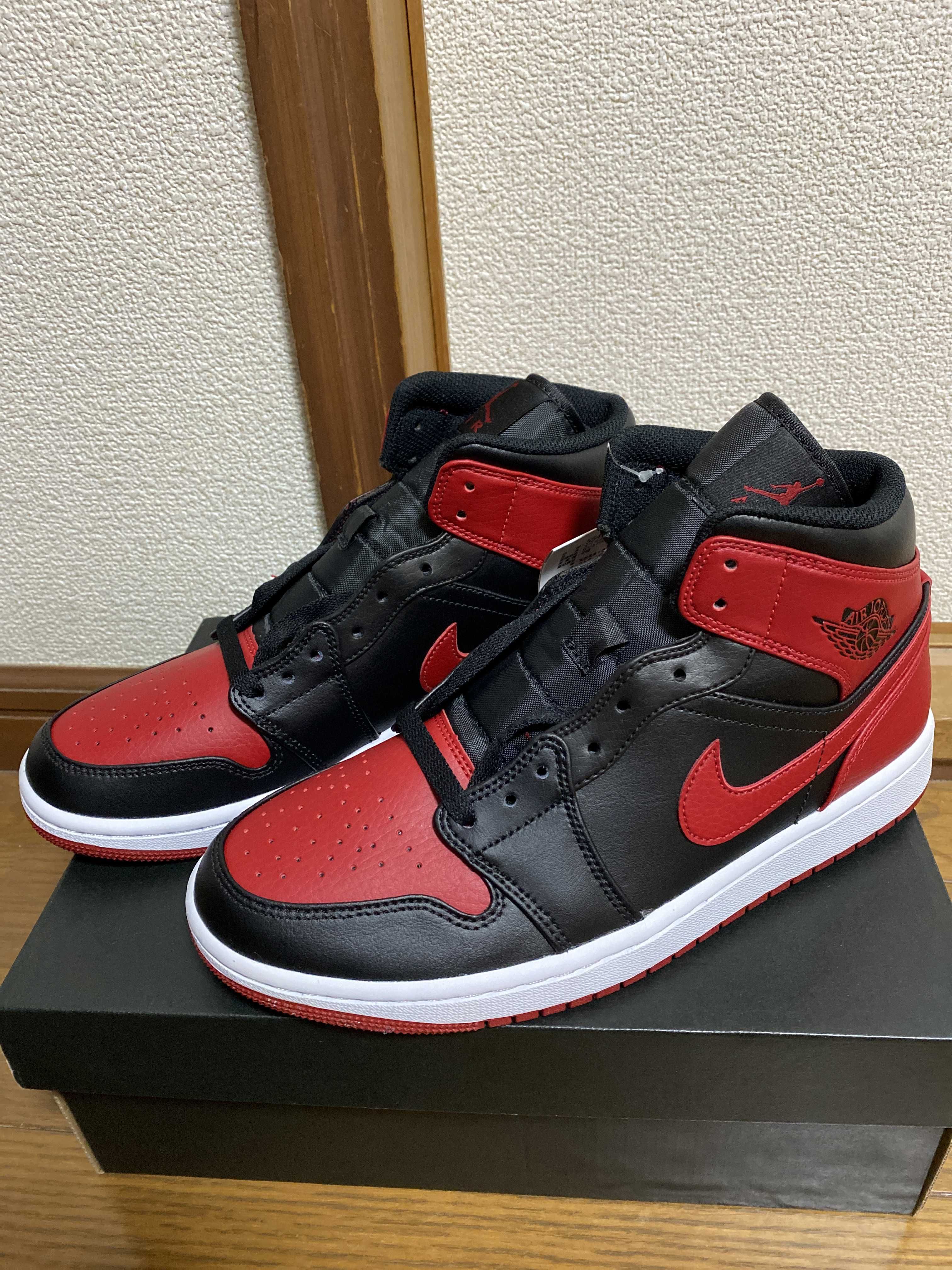Nike Air Jordan 1 Mid "Bred"