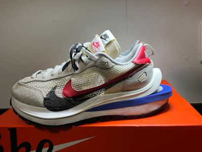 sacai × Nike Vapor Waffle "Royal Fuchsia"