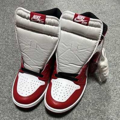 Nike Air Jordan 1 Retro High "Chicago" (2015)