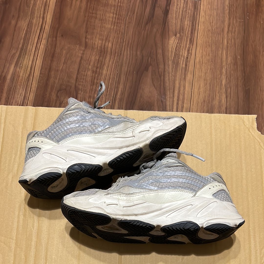 adidas YEEZY Boost 700 V2 "Static"