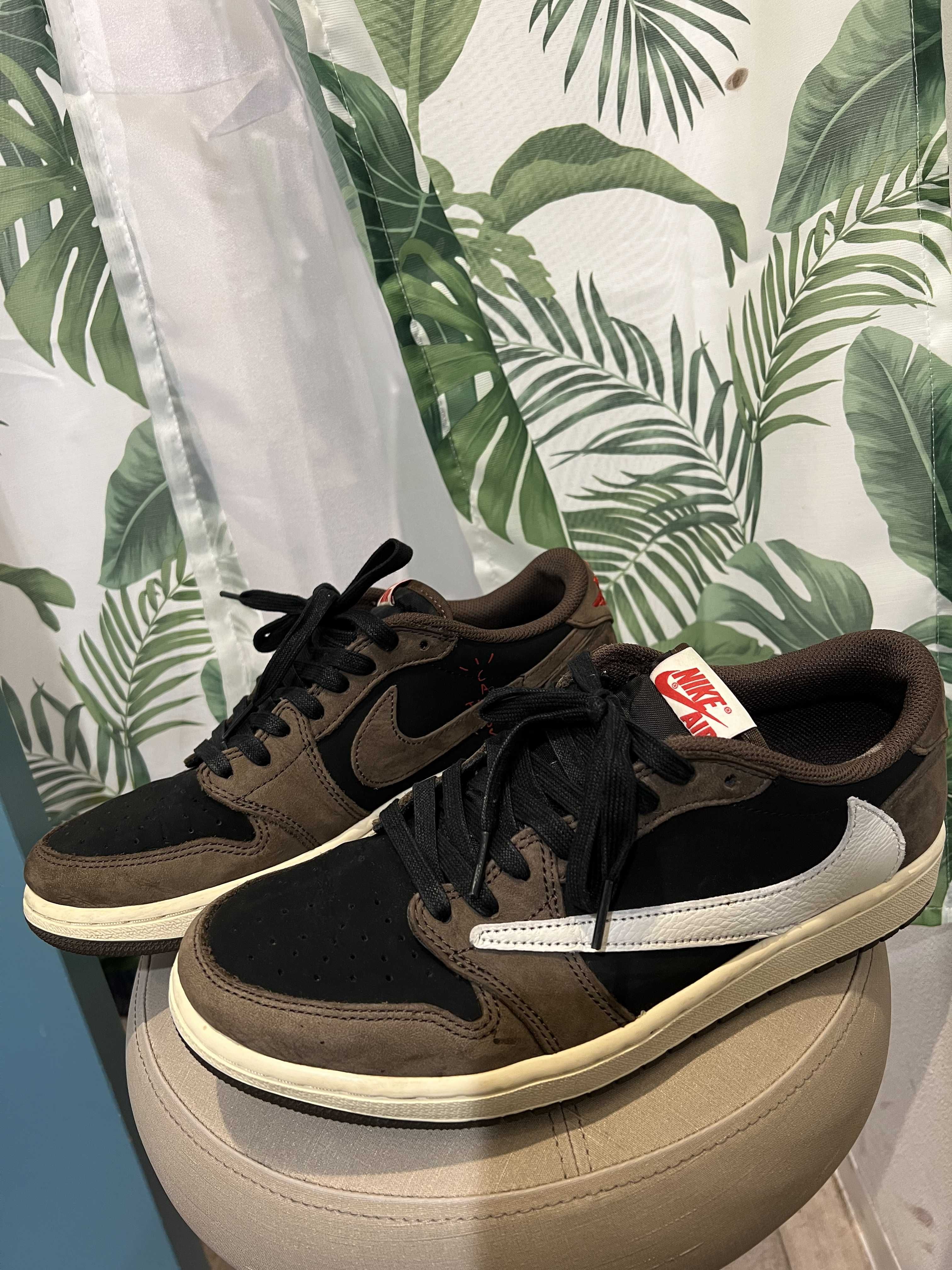 Travis Scott × Nike Air Jordan 1 Low OG SP-T  "Black/Dark Mocha"