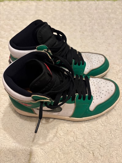 Nike Women's Air Jordan 1 High OG "Lucky Green/White-Sail-Black"