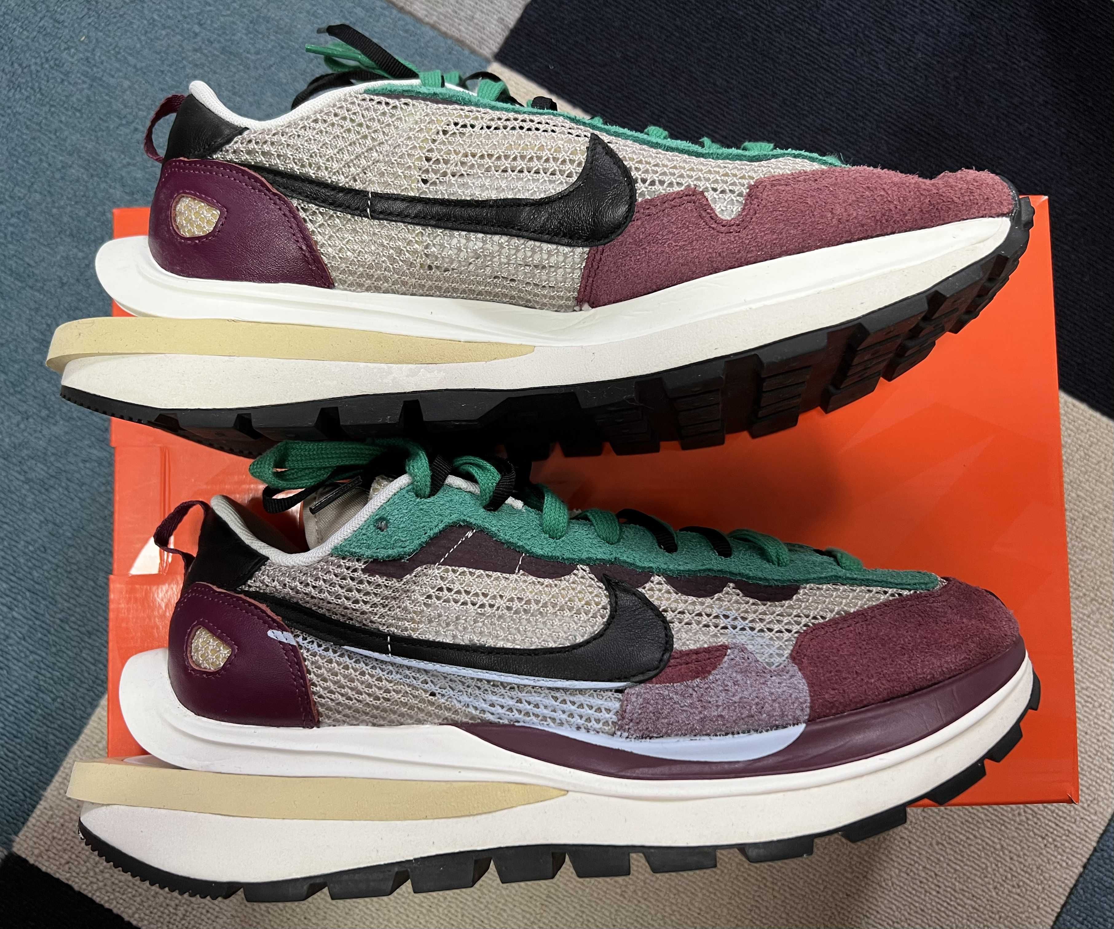 sacai × Nike Vapor Waffle "String/Red/Green"