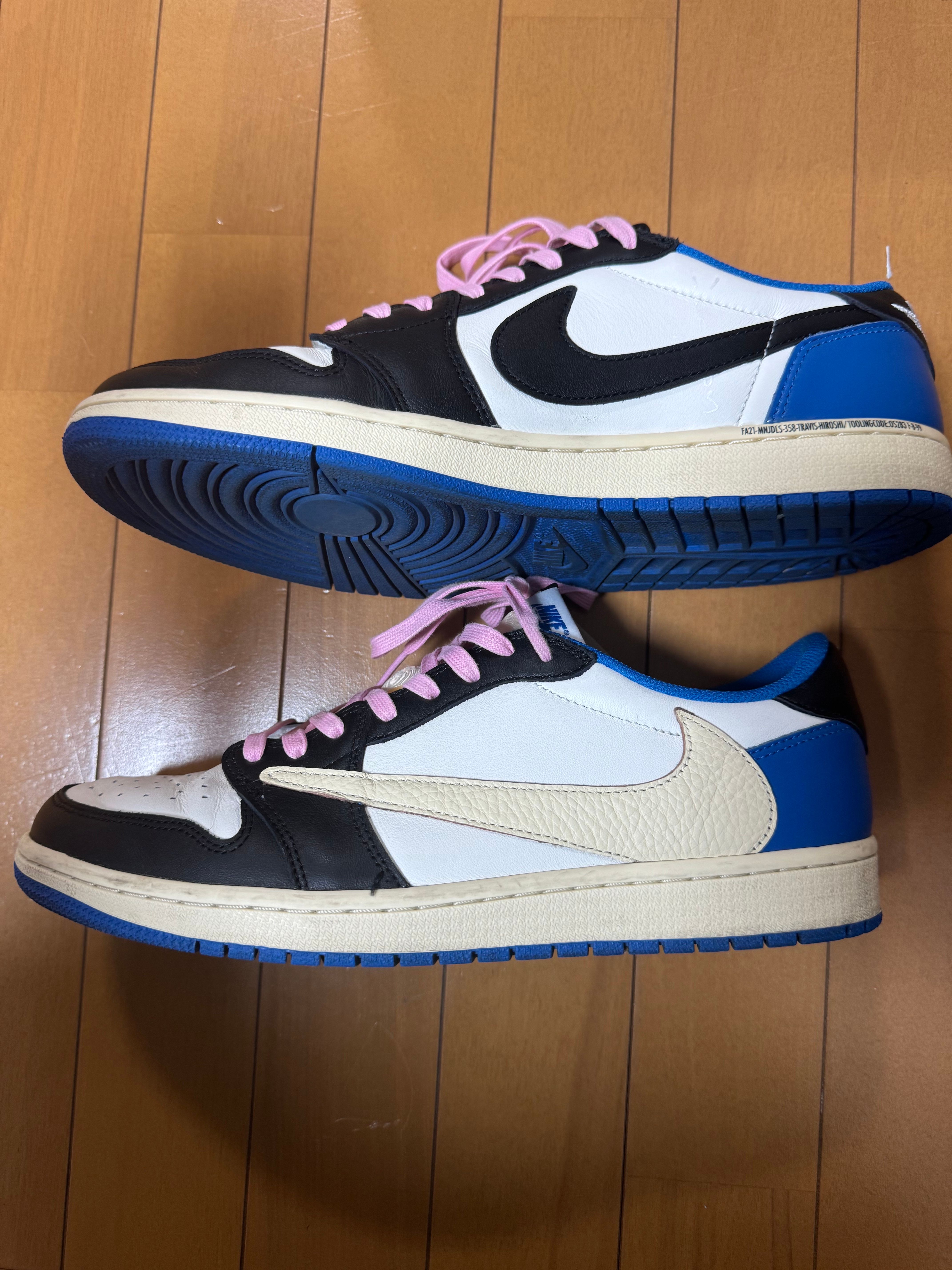 Travis Scott × fragment design × Nike Air Jordan 1 Low OG SP "Military Blue"