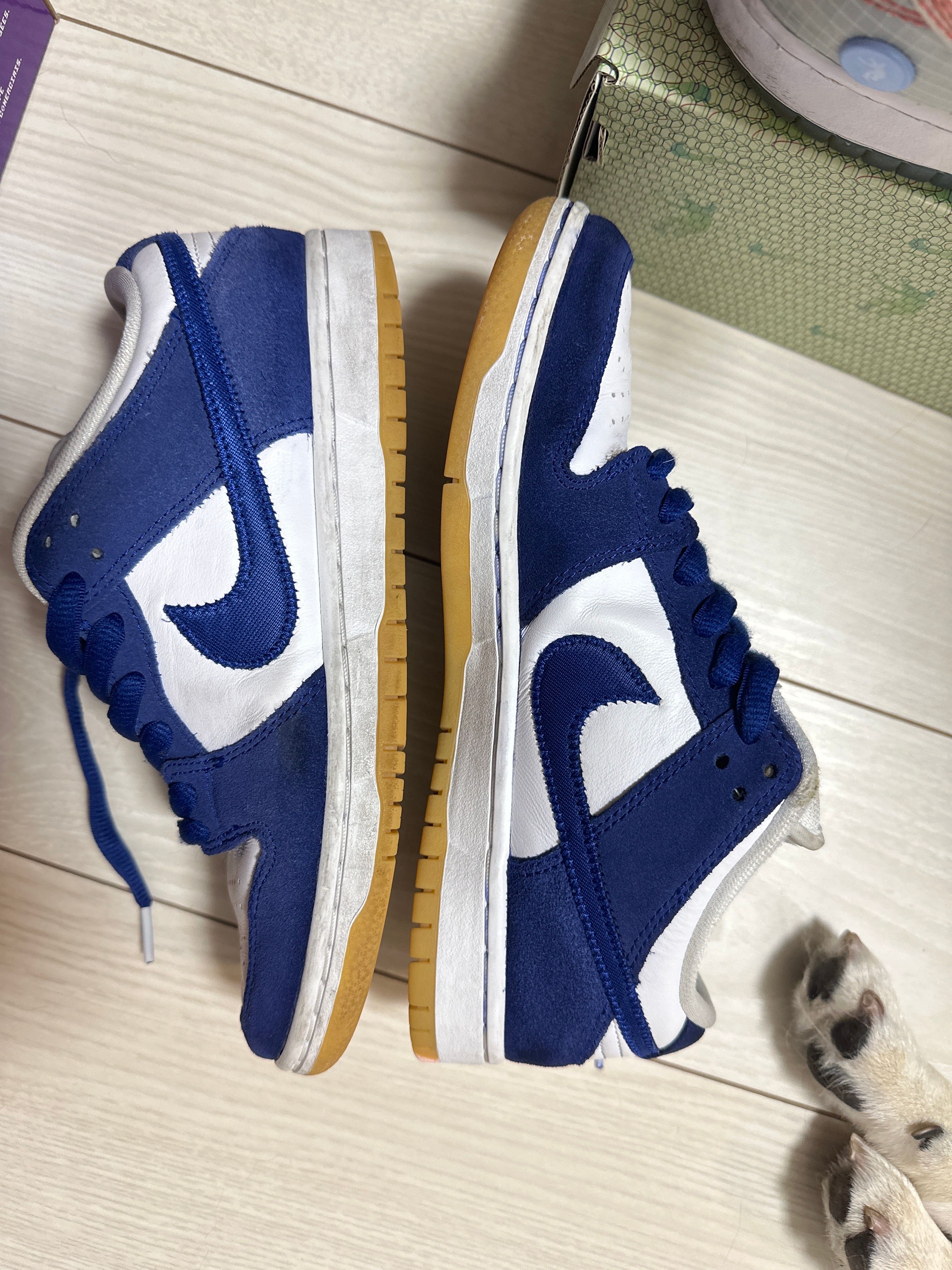 Nike SB Dunk Low "Los Angeles Dodgers/Deep Royal Blue"
