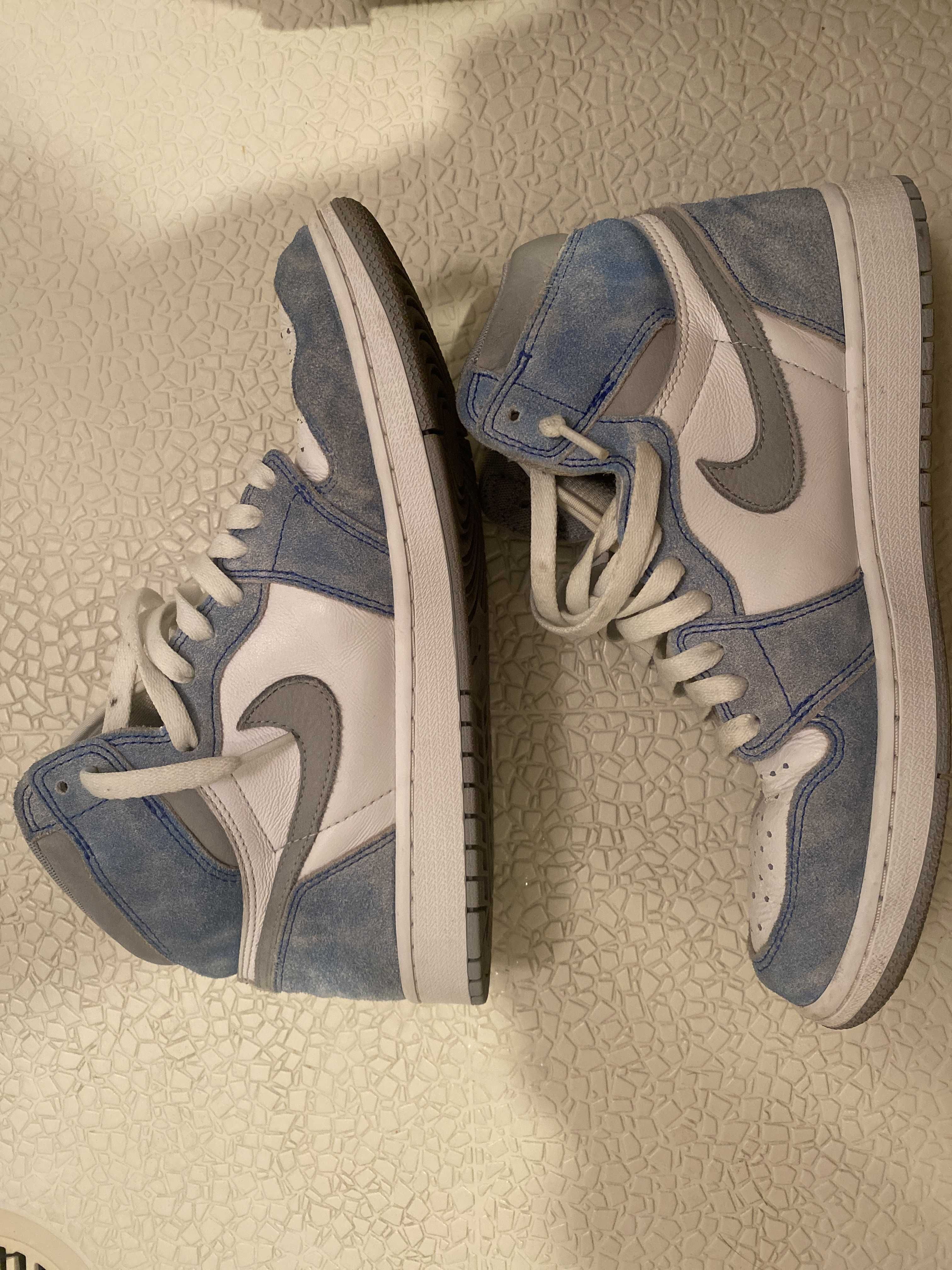 Nike Air Jordan 1 High OG "Hyper Royal"