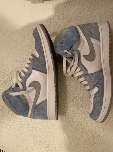 Nike Air Jordan 1 High OG "Hyper Royal"