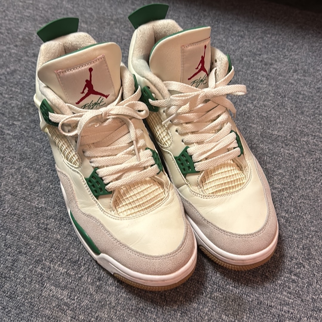 Nike SB × Air Jordan 4 Retro SP "Pine Green"