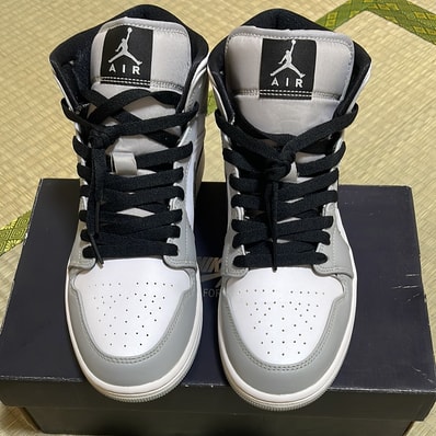 Nike Air Jordan 1 Mid "Light Smoke Grey/White/Black"