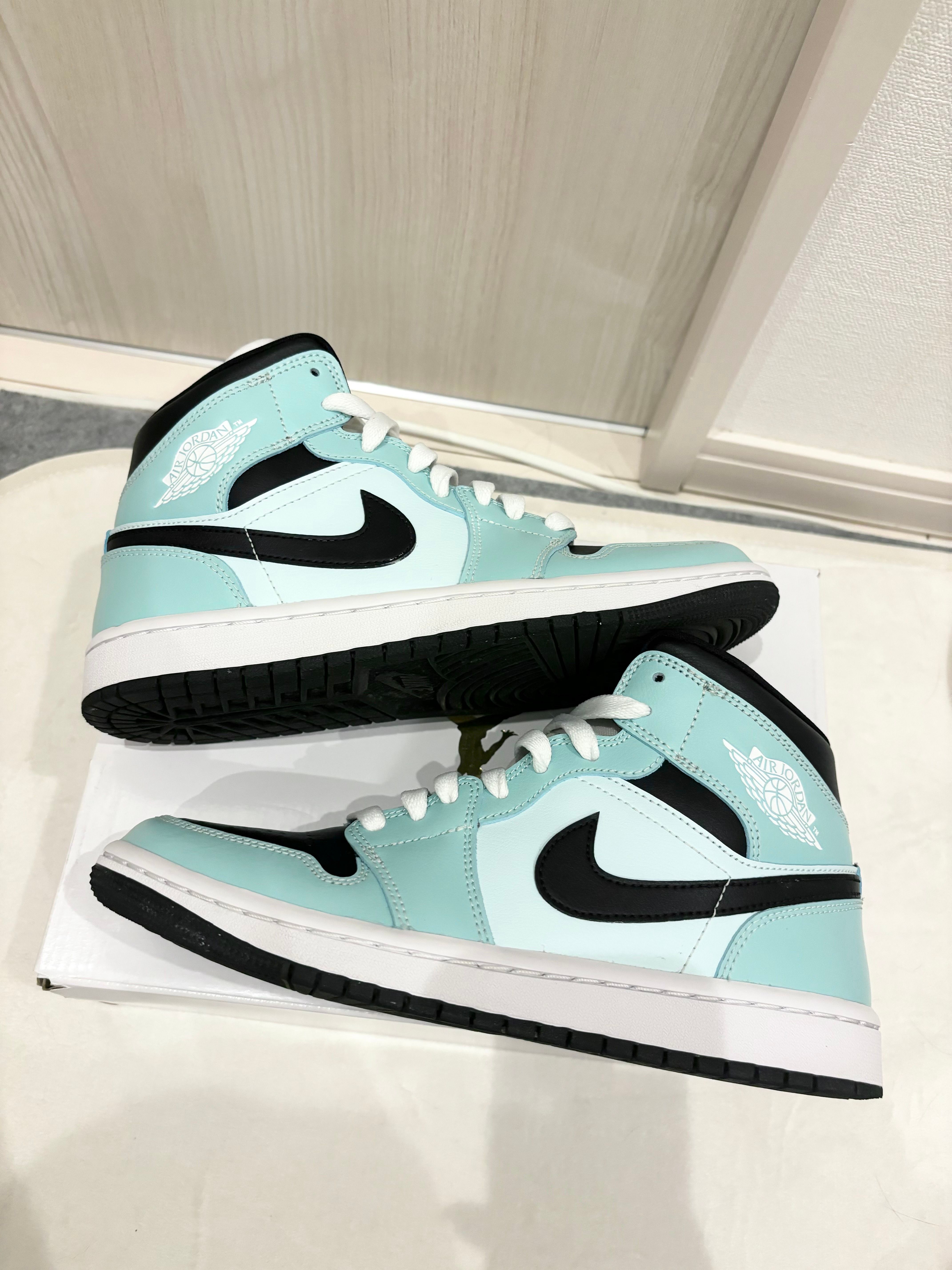 NIKE Women's AIR JORDAN 1 MID "AQUA BLUE"
