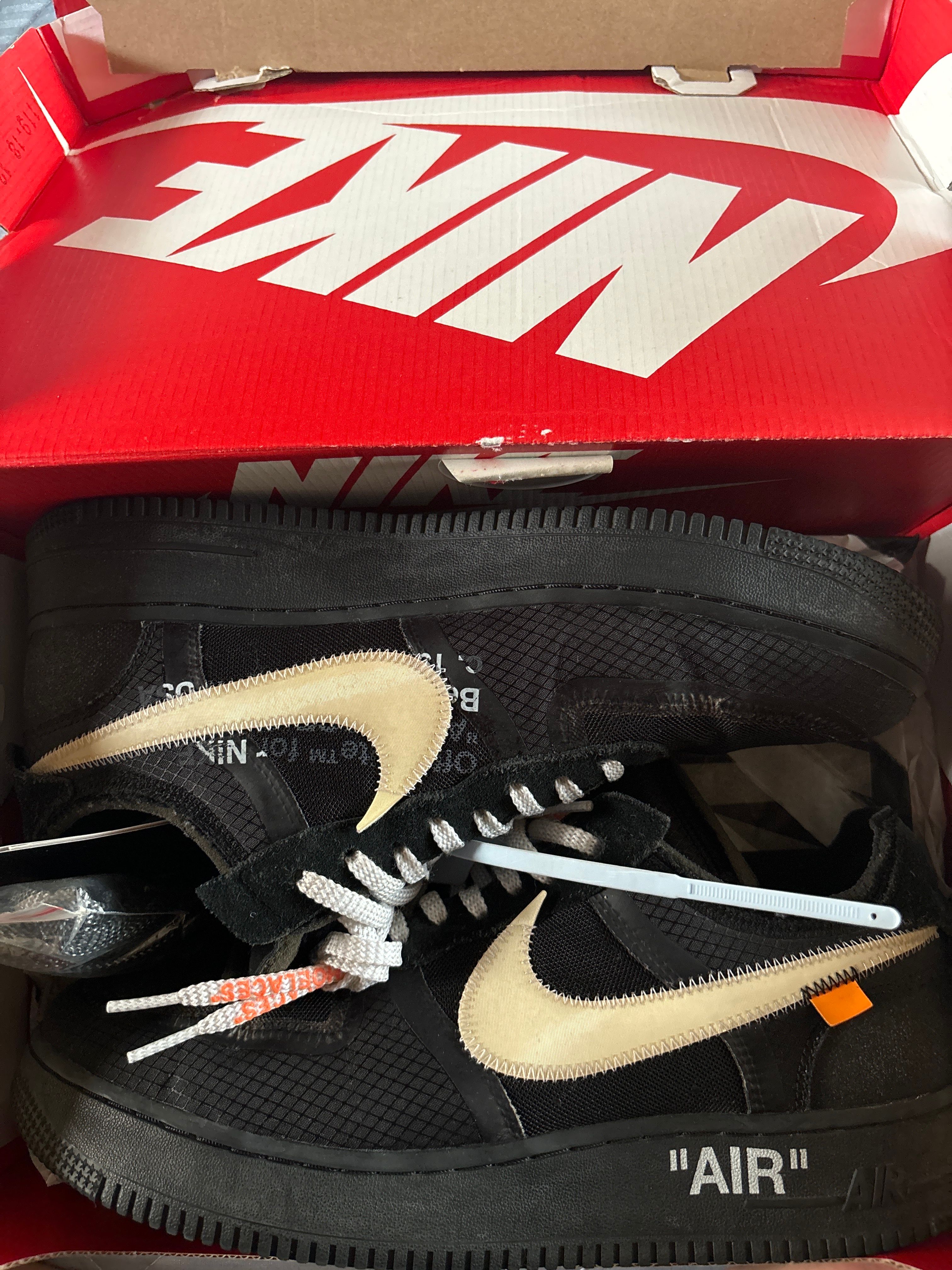 Off-White × Nike Air Force 1 Low "Black"