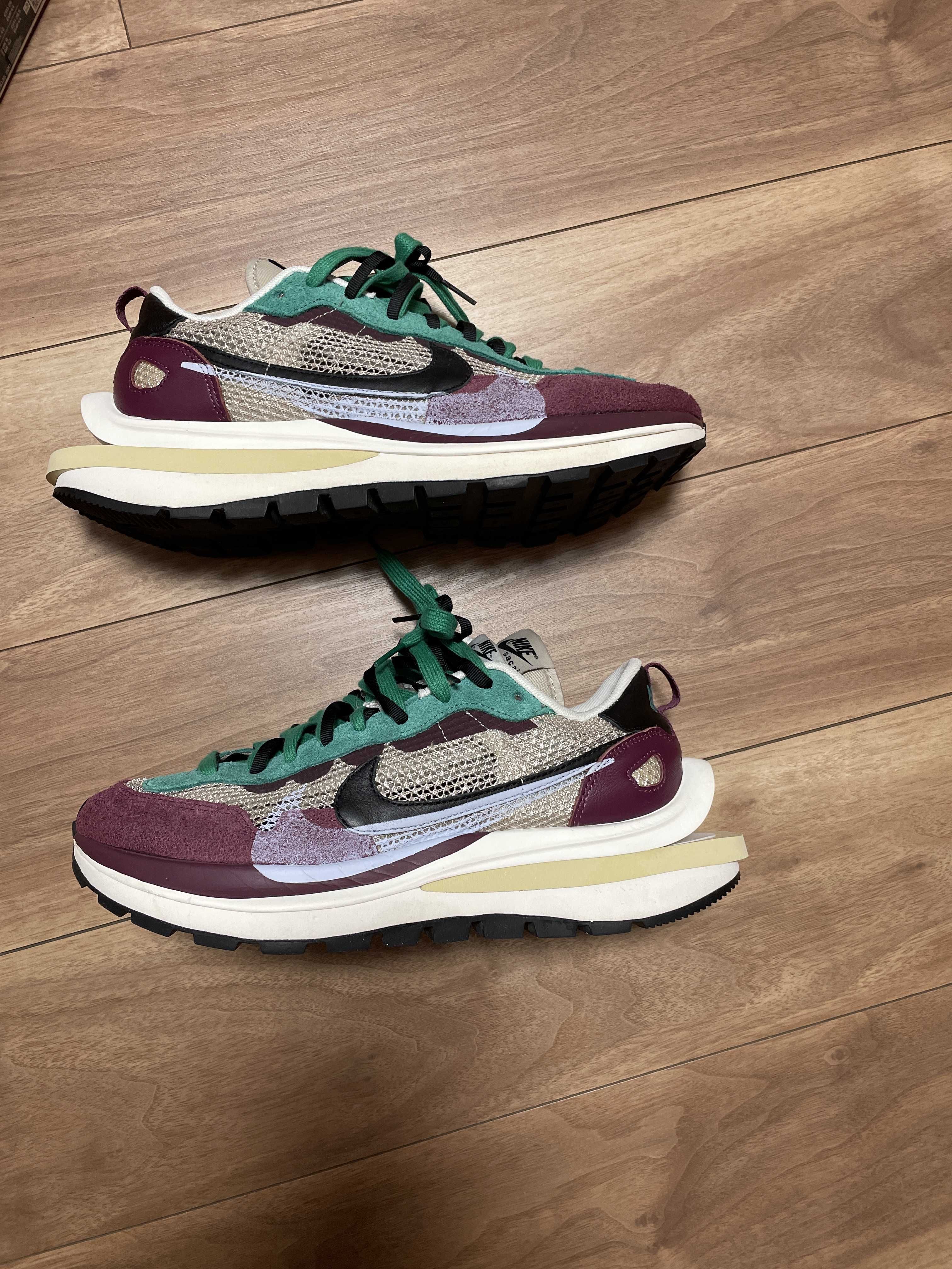 sacai × Nike Vapor Waffle "String/Red/Green"