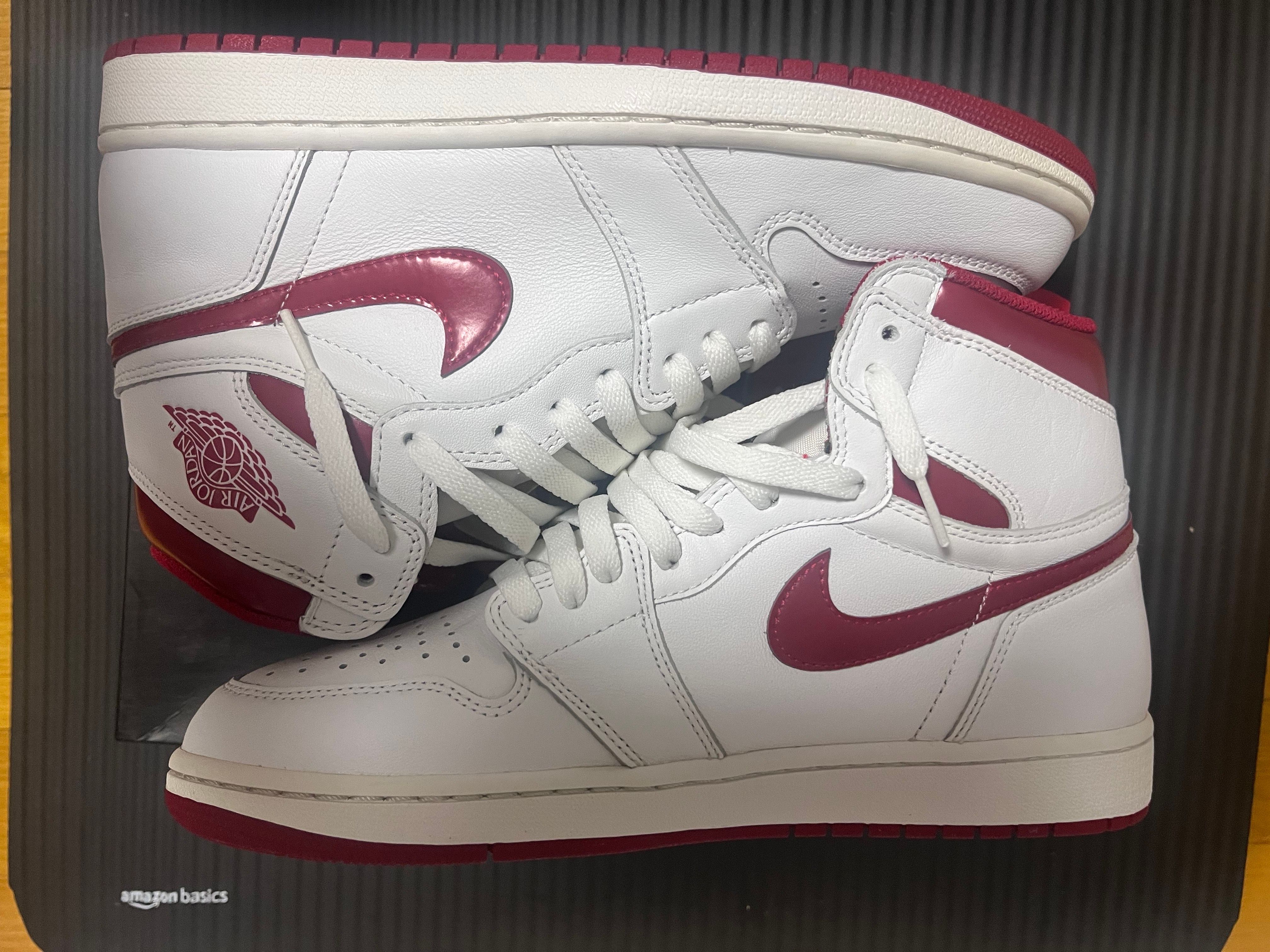Nike Air Jordan 1 High '85 "Metallic Burgundy"